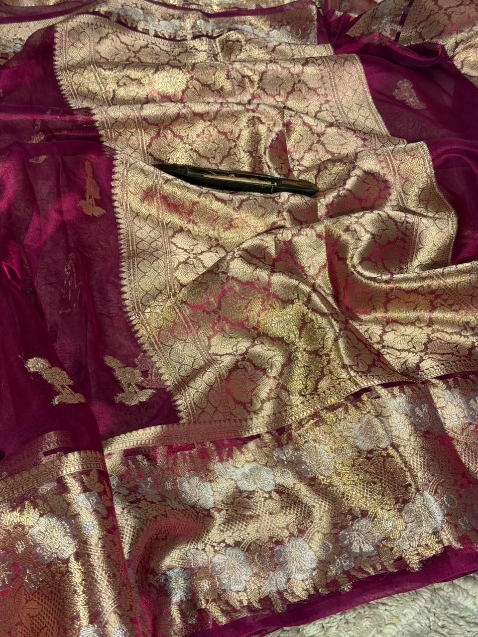 Dual Shaded Rani Pink 100% Pure Tissue Silk Jacquard Weave Banarasi Saree