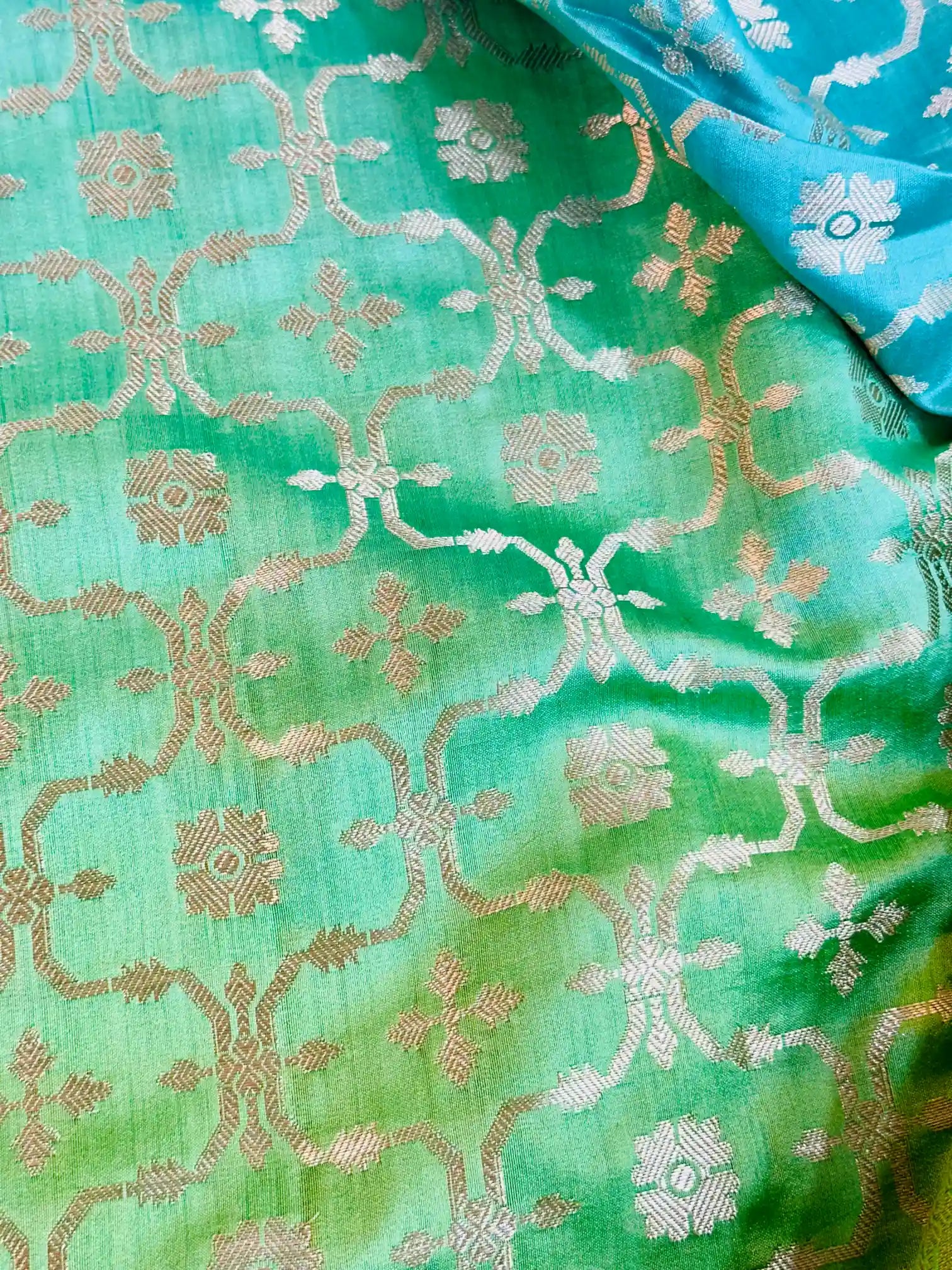 Dual Green Handbrush Dyed Pure Chiniya Silk Banarasi Saree