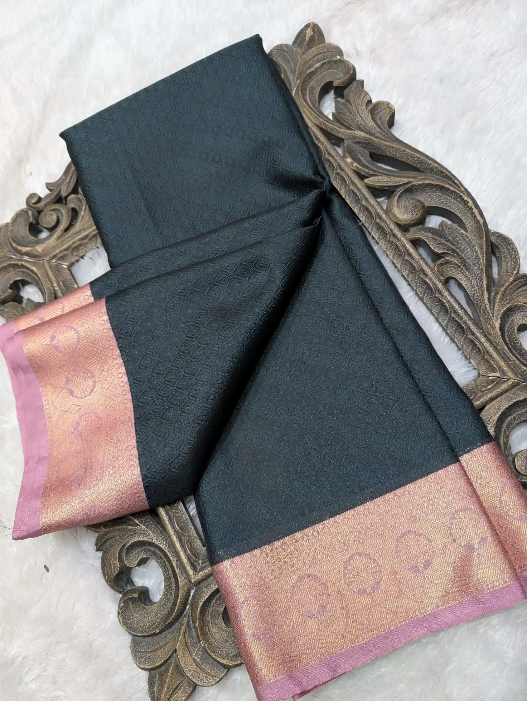 Eccentric Soft Silk Jacquard Weave Banarasi Saree