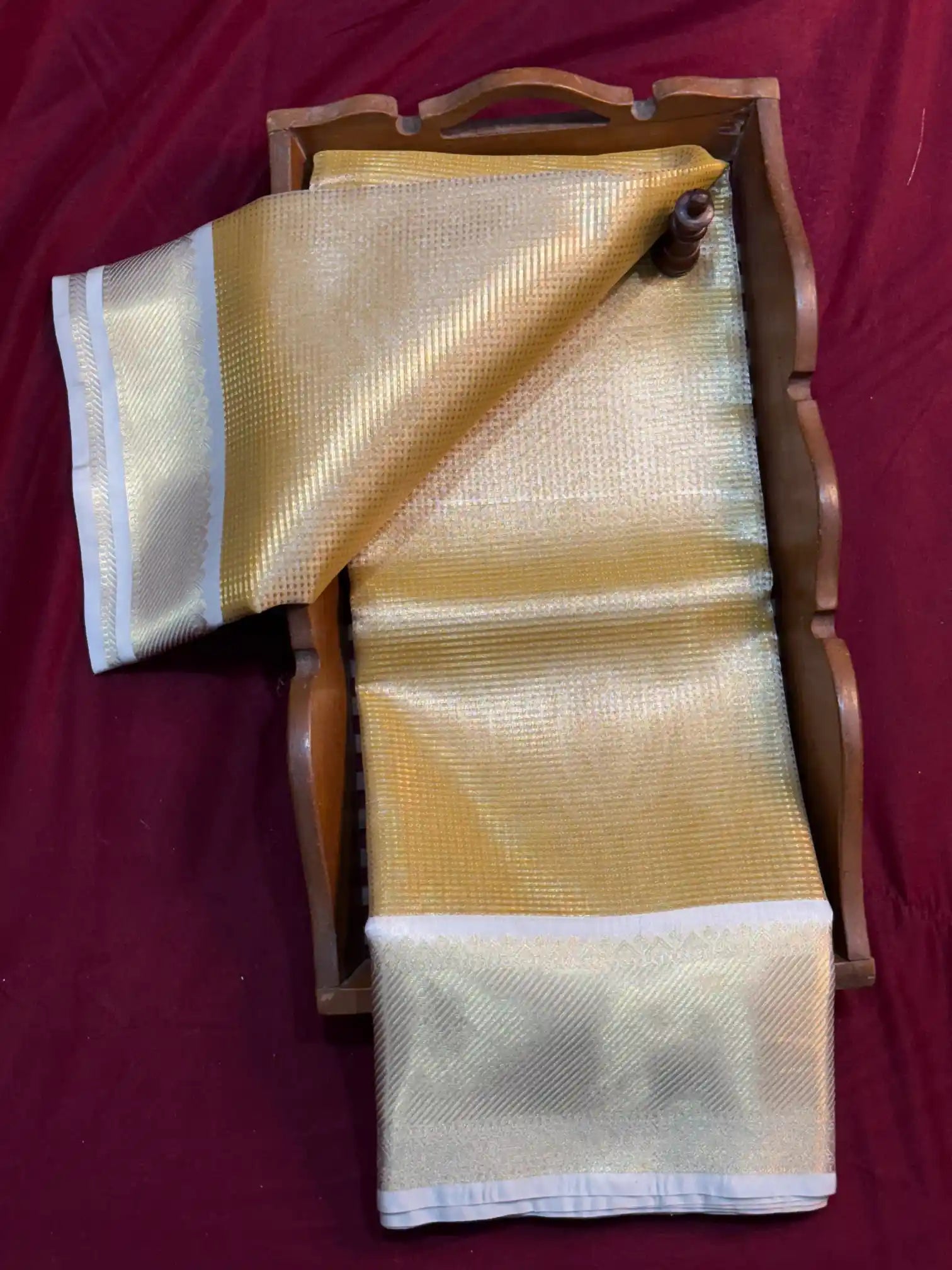 Eccentric Soft Tissue Traditional Jacquard Banarasi Saree