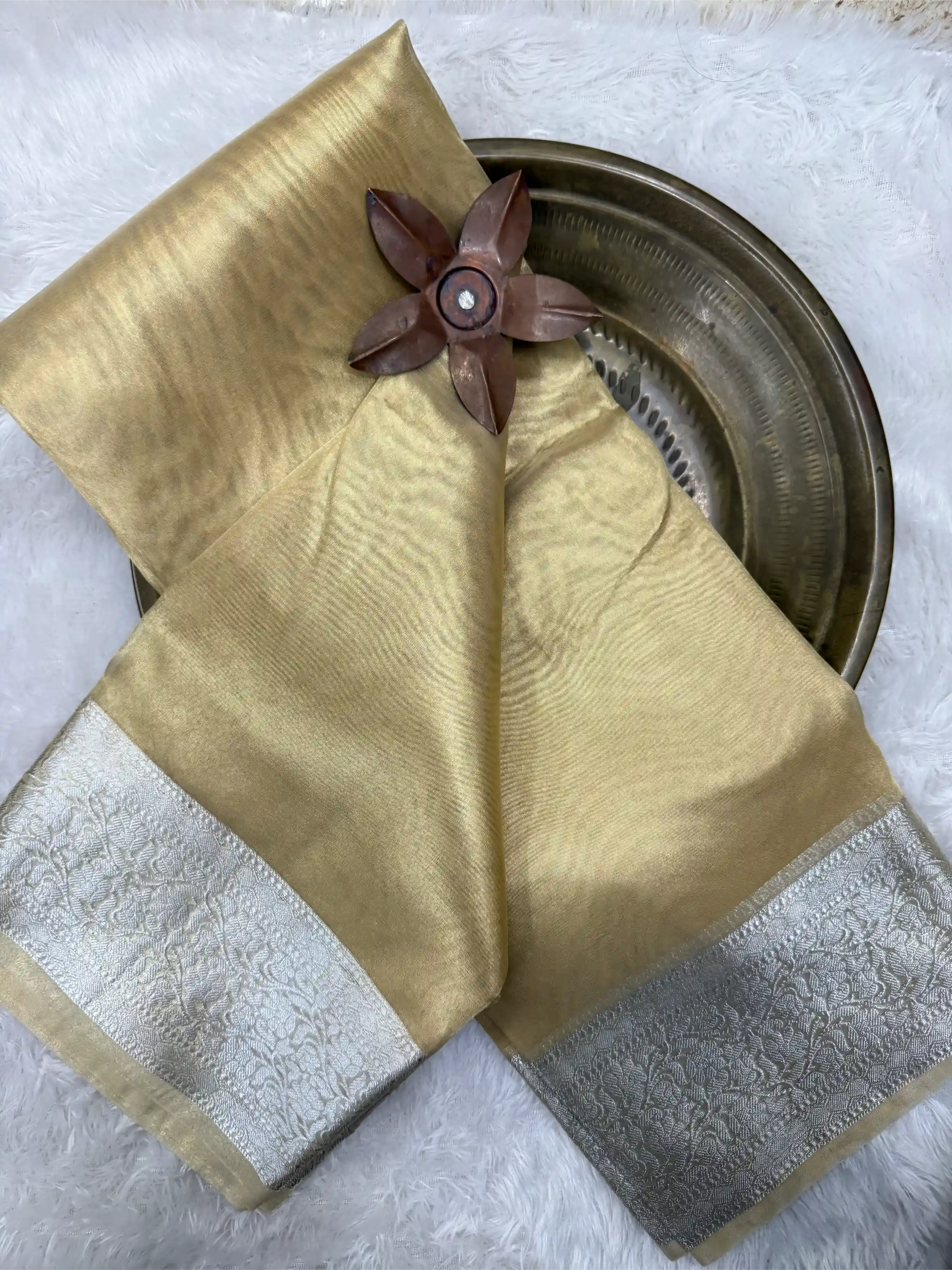 Eccentric Softsilk Traditional Jacquard Weave Banarasi Saree