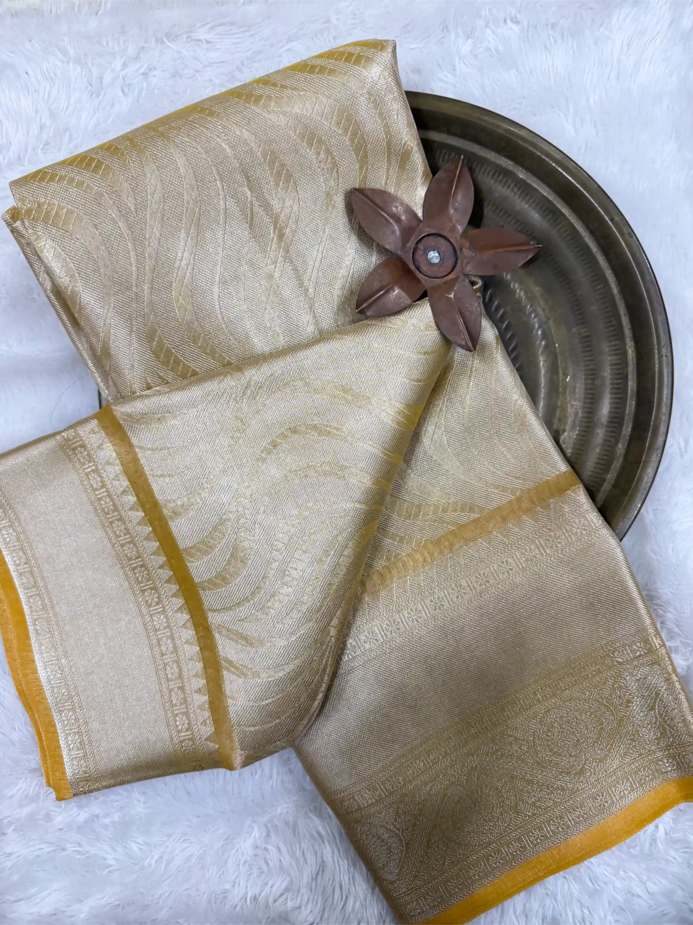 Eccentric Softsilk Traditional Jacquard Weave Banarasi Saree