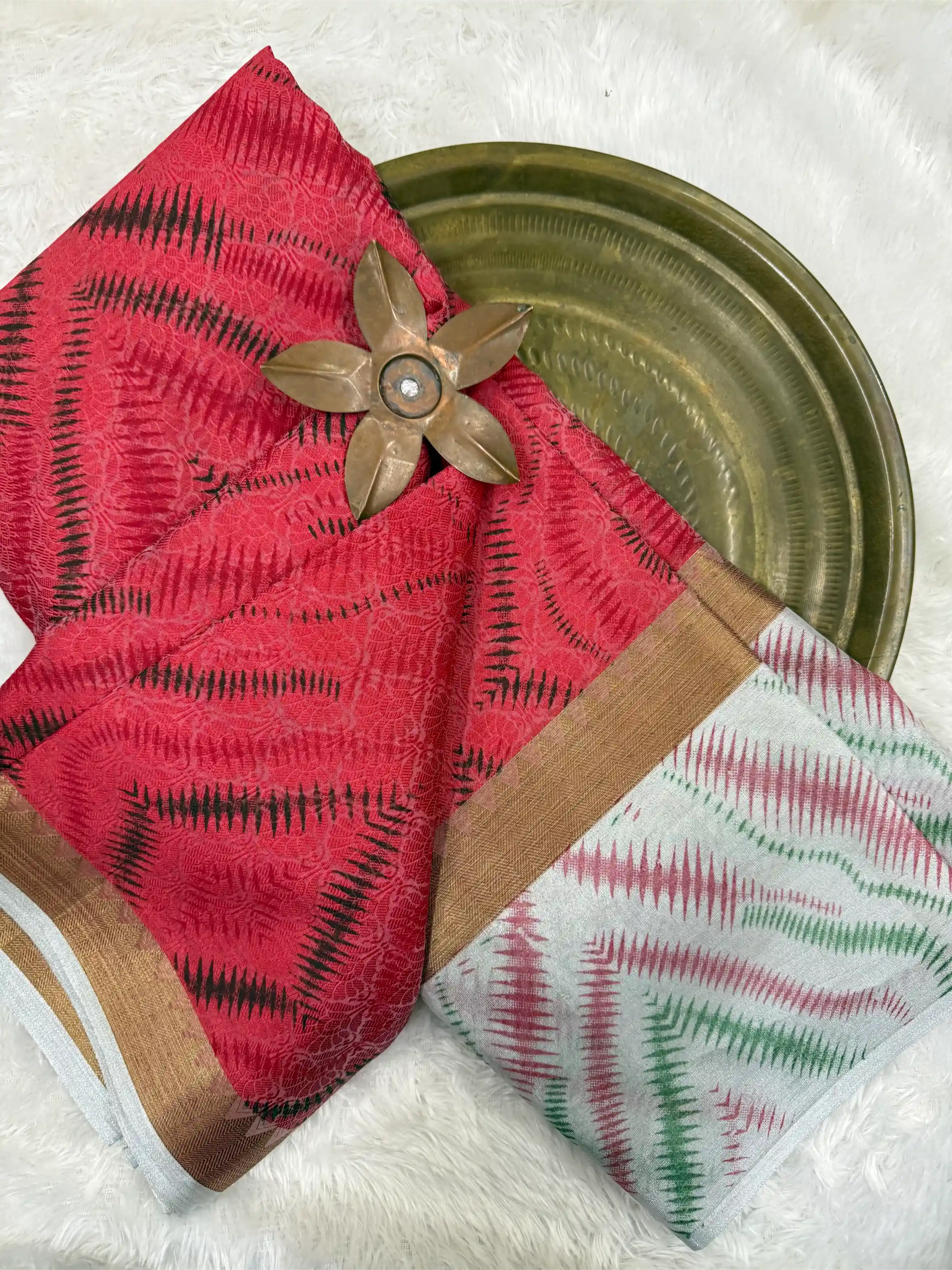 Eccentric Softsilk Traditional Jacquard Weave Banarasi Saree