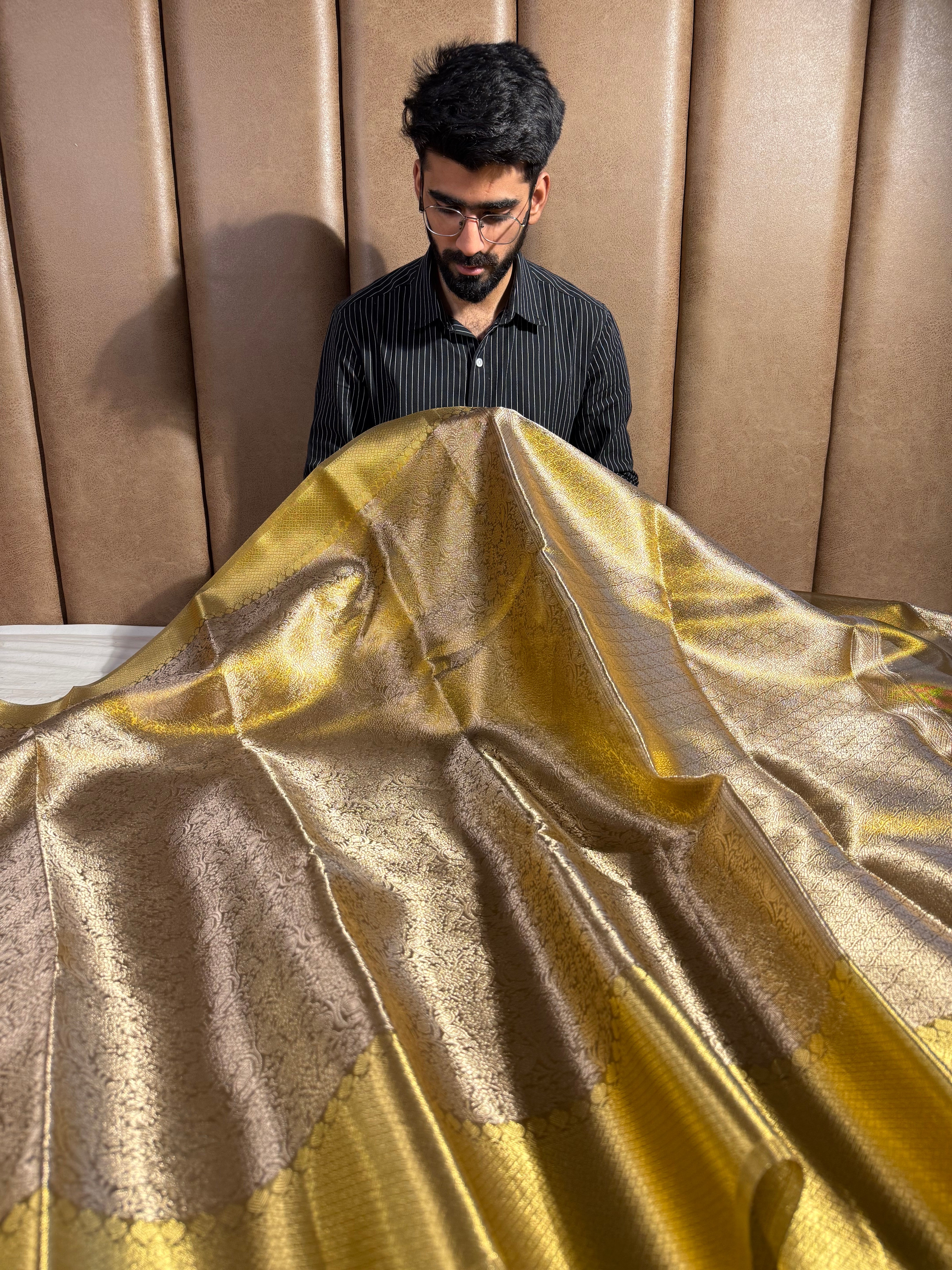 Copper Zari Texture Tissue Silk Kanjivaram Embossed Saree