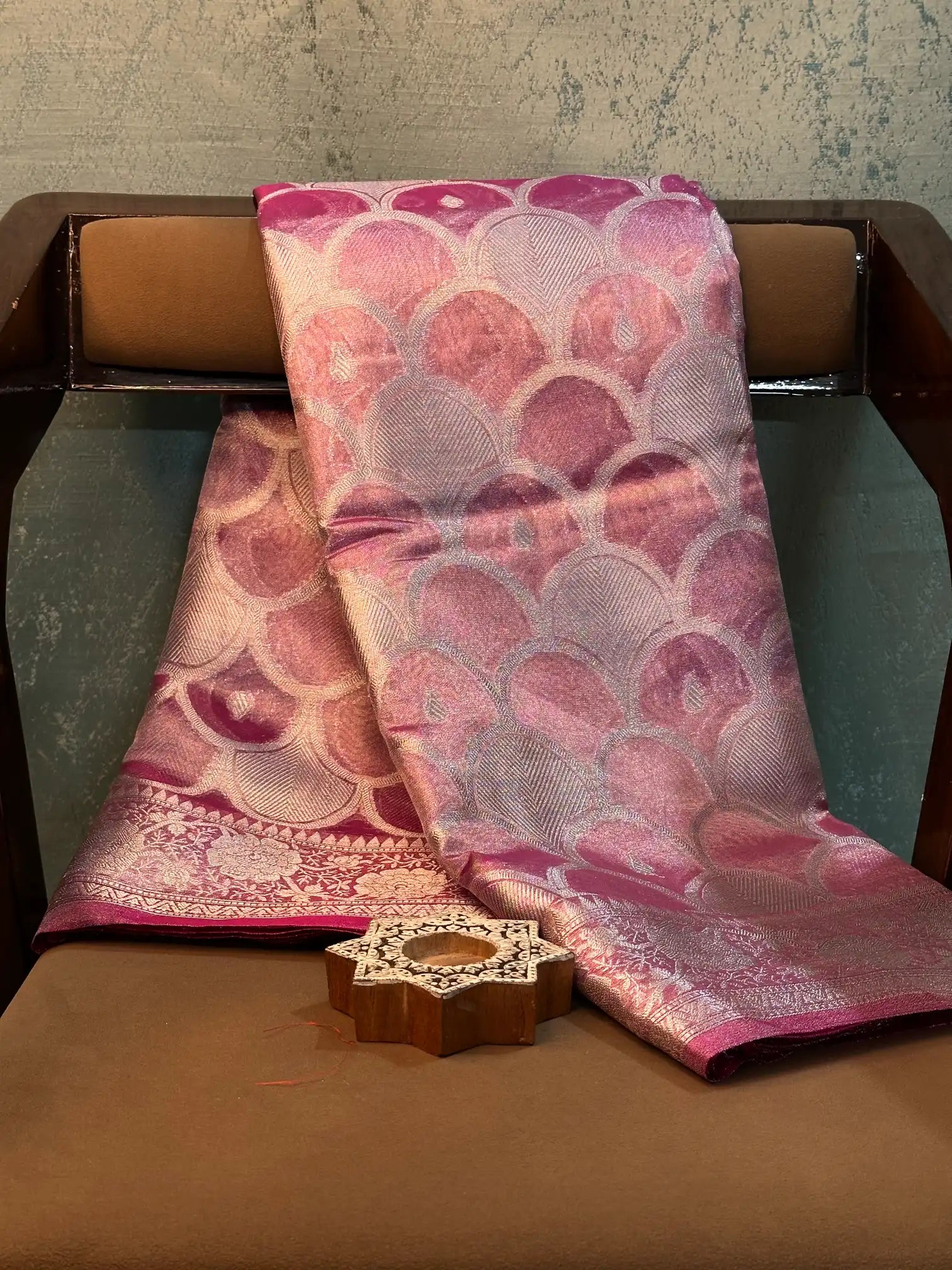 Contemporary Weave Kora Tissue Silk Banarasi Saree