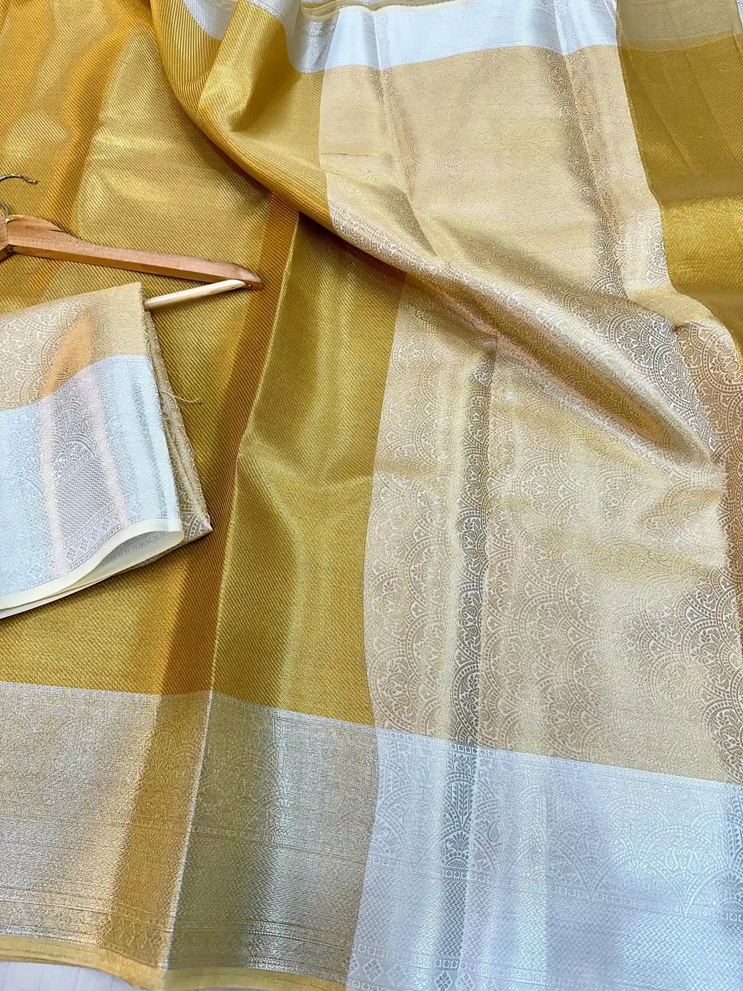 Golden Glass Tissue Silk Sona Rupa Banarasi Saree
