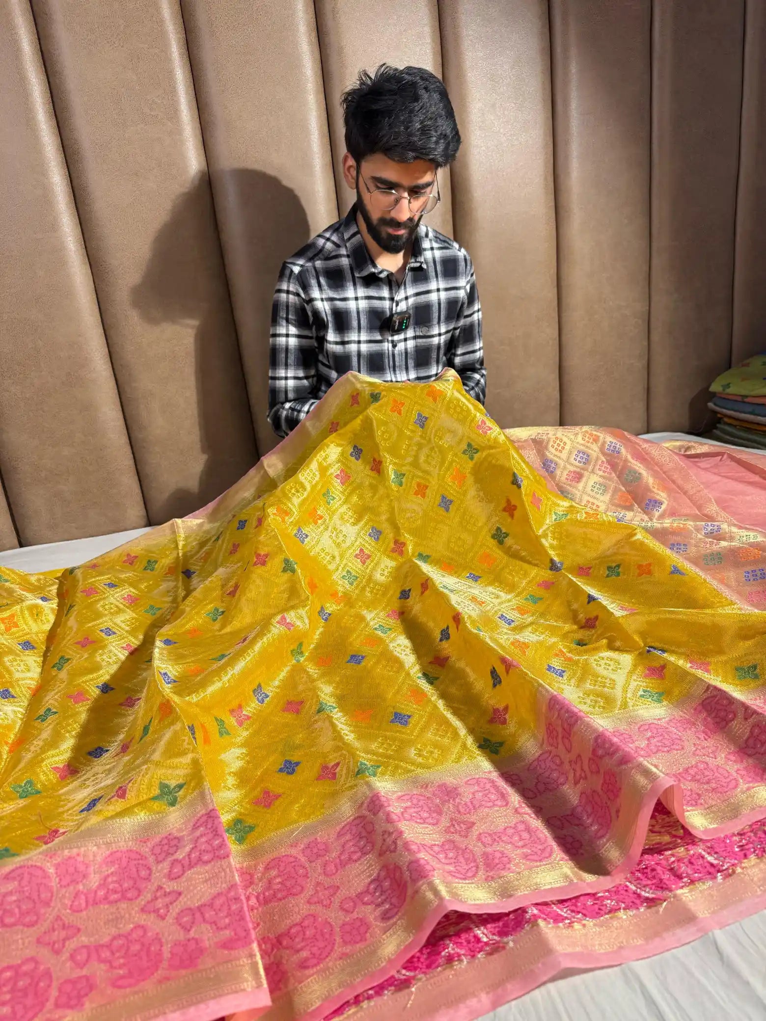Goldish Shade Pattu Tissue Silk Zari Intricate Banarasi Saree