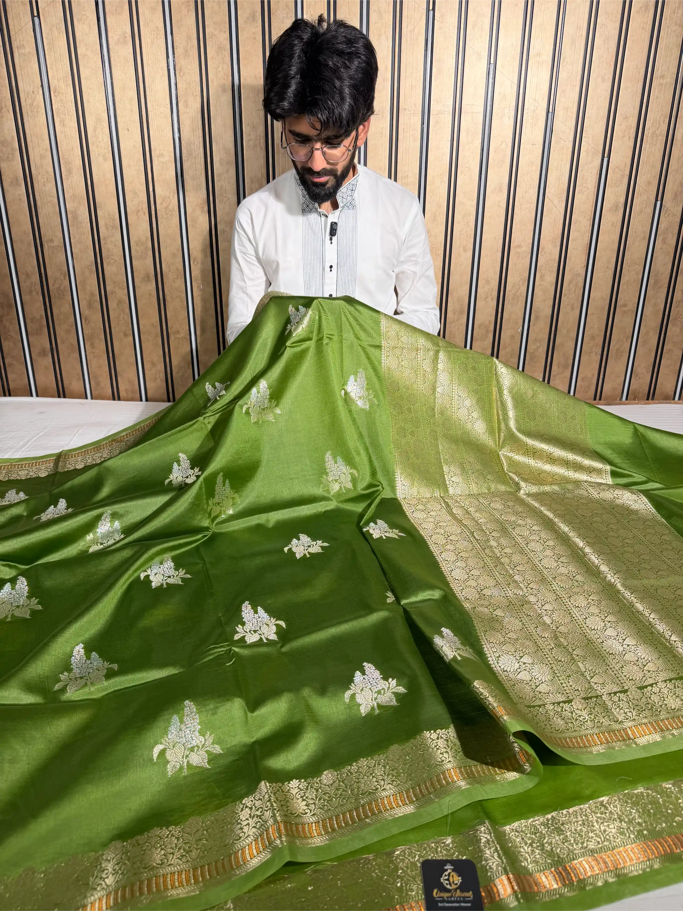 Green Raw Dupion Silk Traditional Banarasi Saree