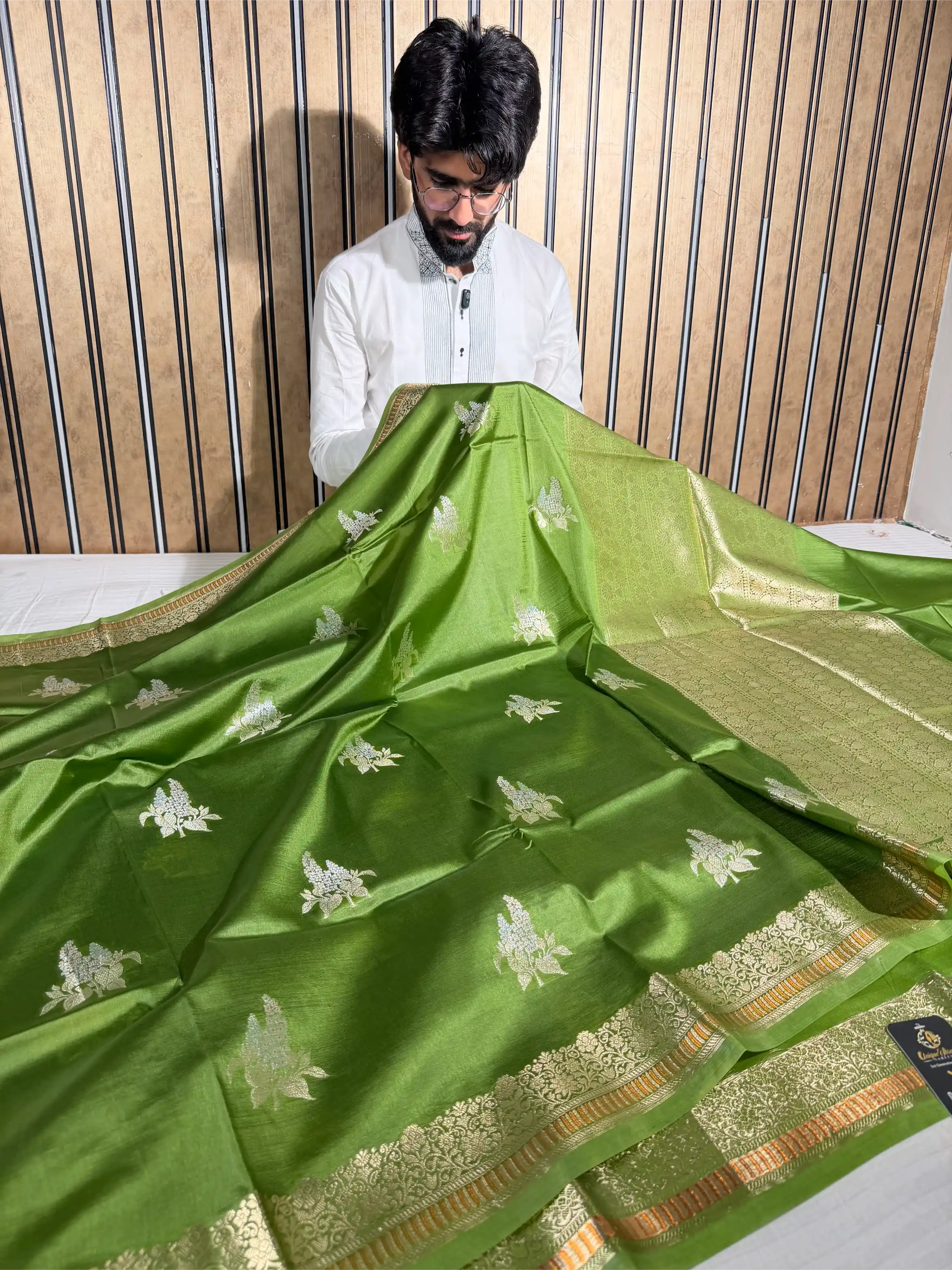 Green Raw Dupion Silk Traditional Banarasi Saree