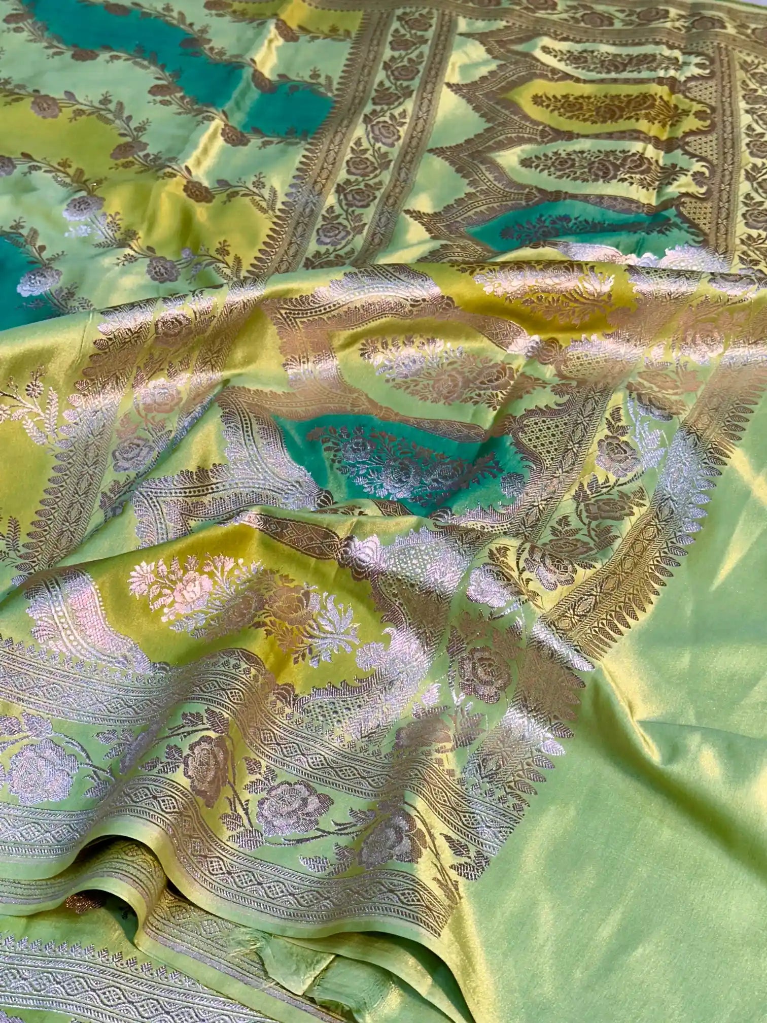 Handbrush Dyed Mashru Silk Banarasi Saree in Leheriya