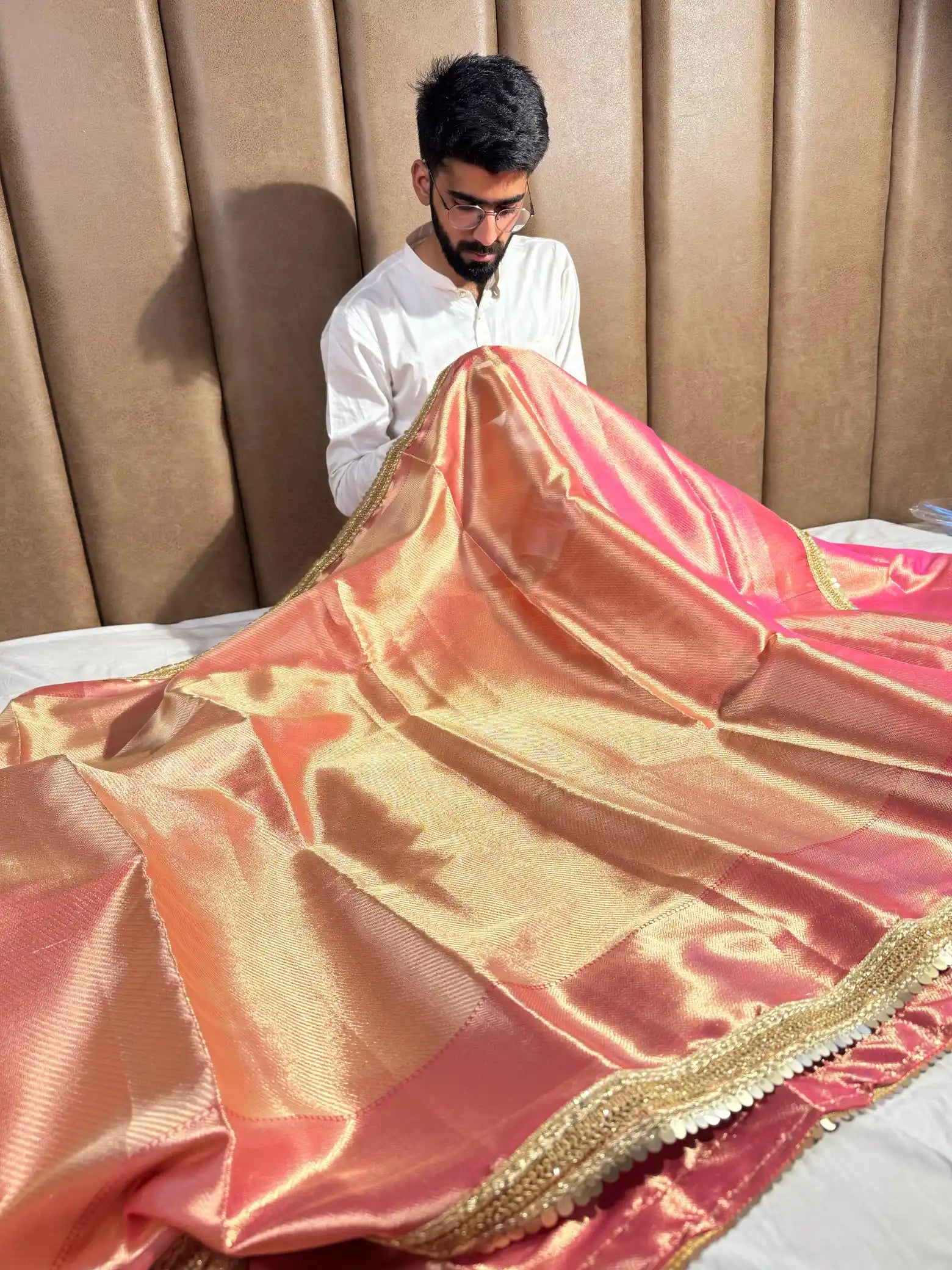 Heart Warming Dual Shaded Brocade Tissue Silk Banarasi Saree with Jacquard Lace Work