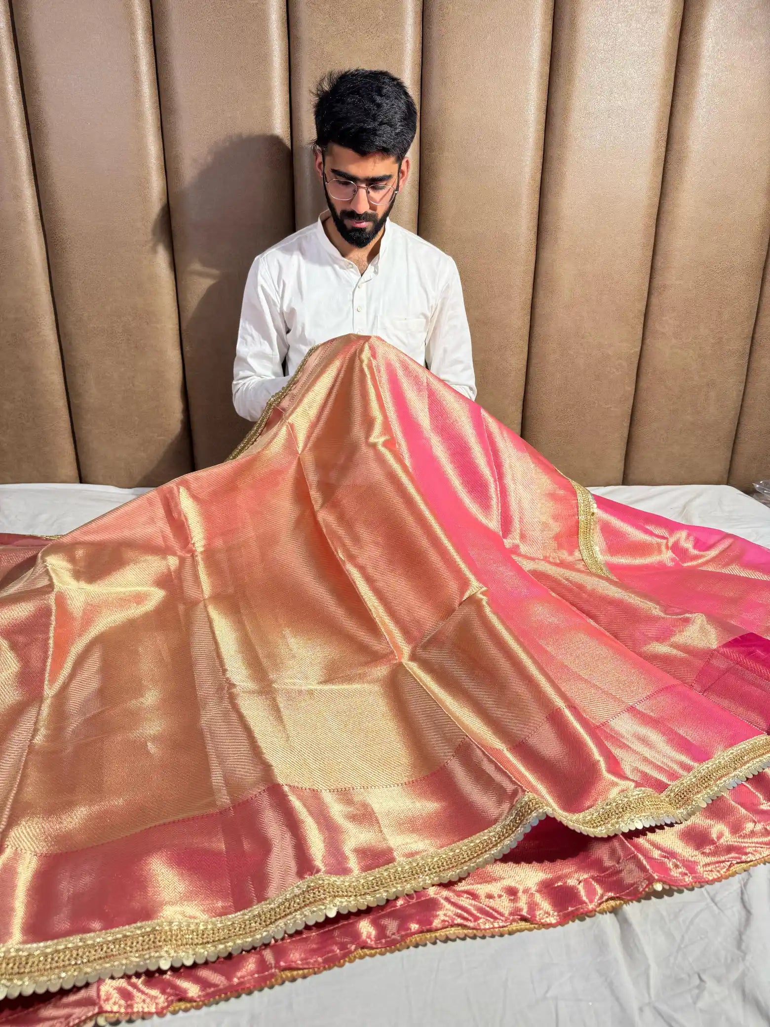 Heart Warming Dual Shaded Brocade Tissue Silk Banarasi Saree with Jacquard Lace Work