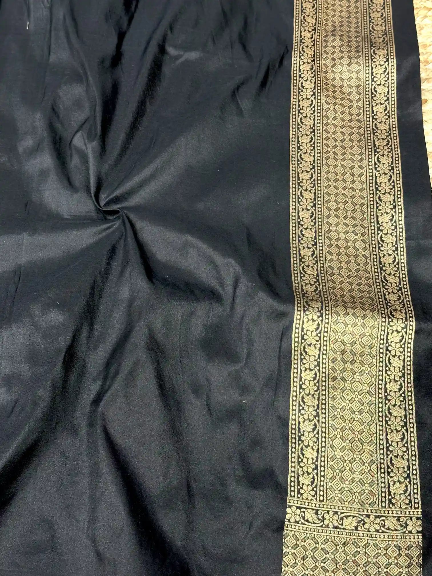 Intricate Brocade Weave Pure Katan Silk Banarasi saree