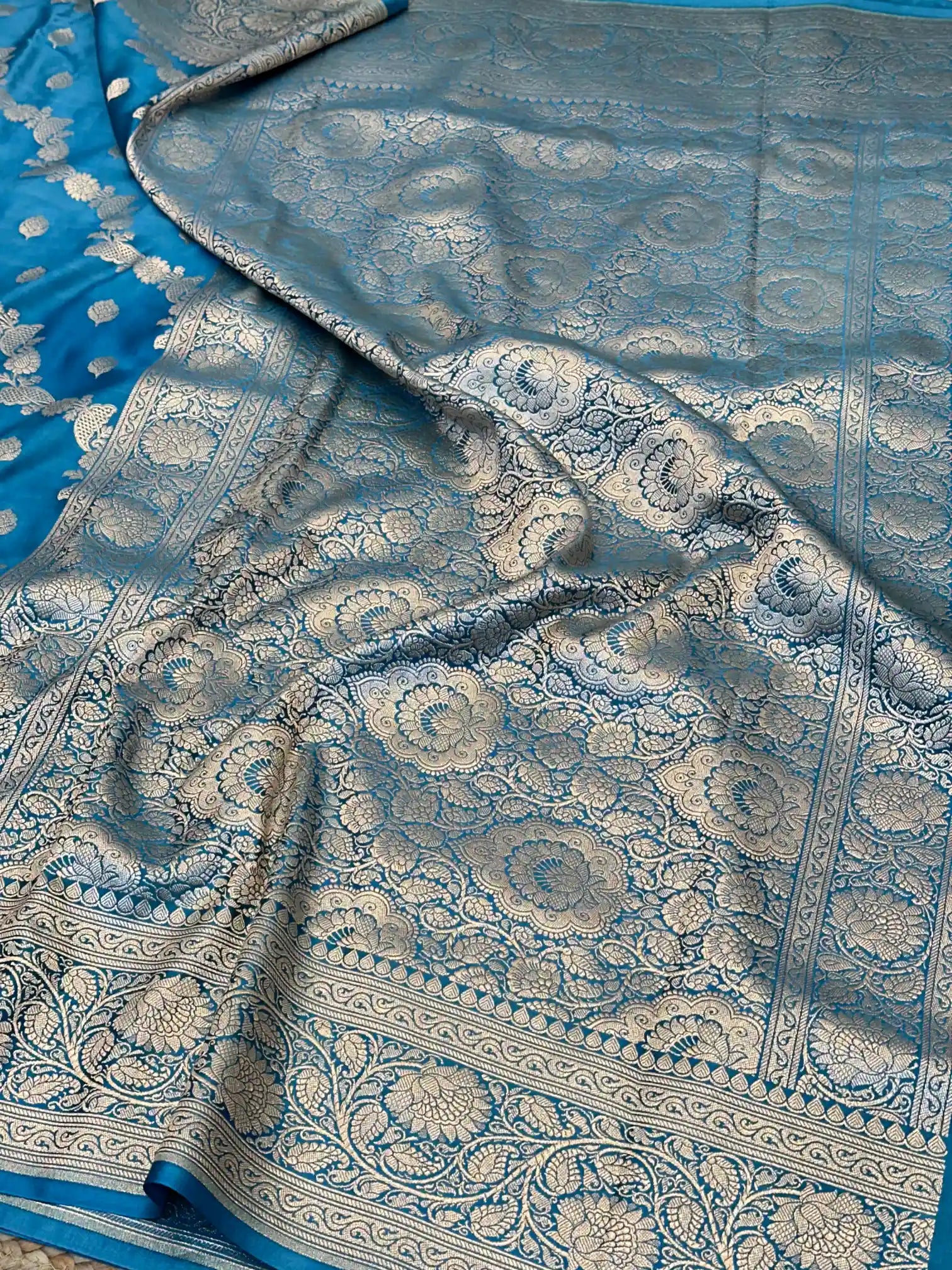 Leheriya Weave Premium Mashru Silk Saree