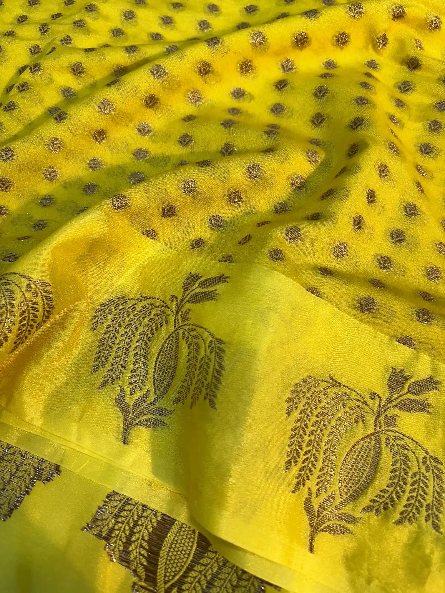 Lemon Yellow Chiniya silk zari Buti Banarasi Saree