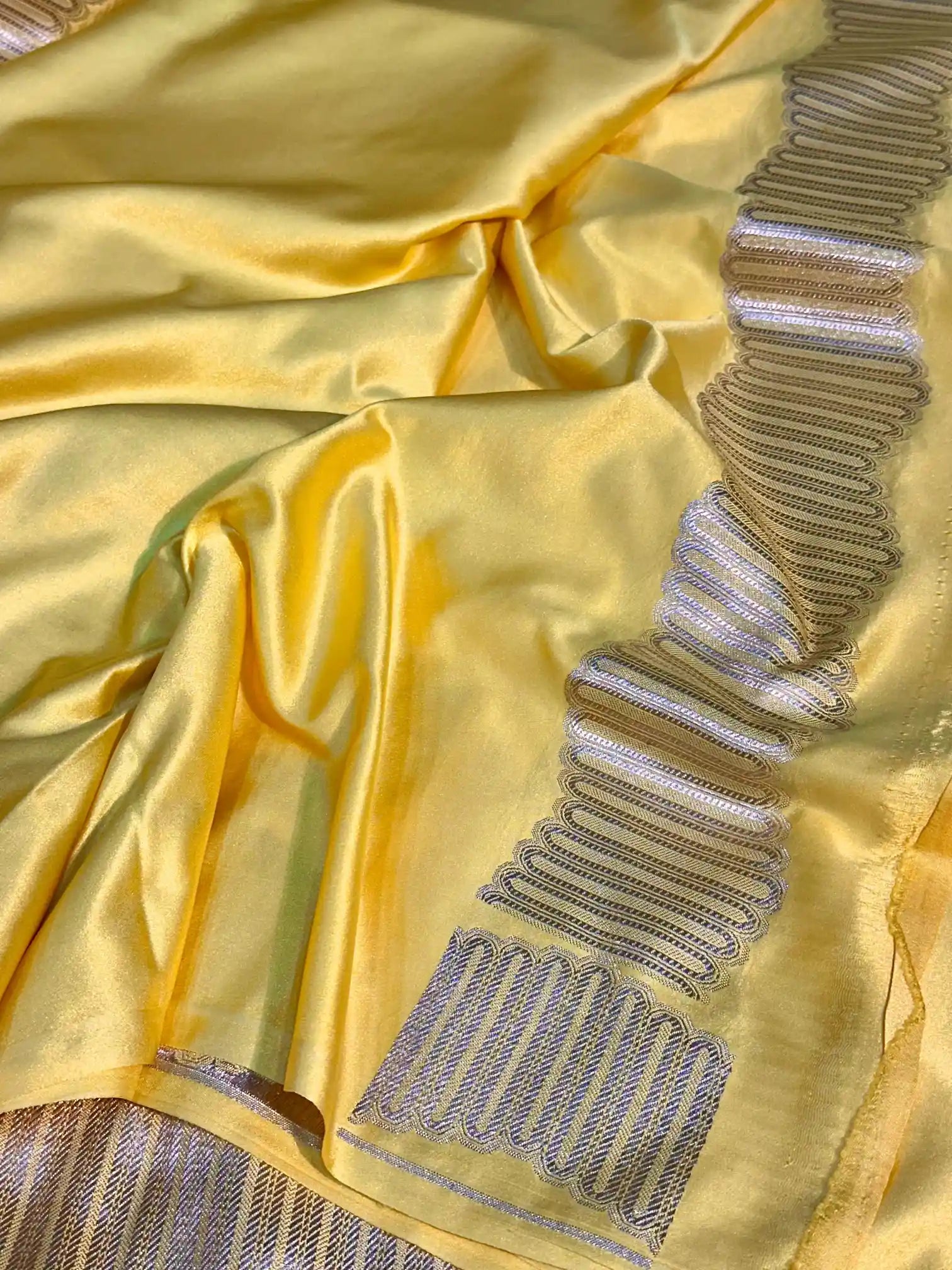Lemon Yellow Handbrush Dyed Mashru Silk Banarasi Saree