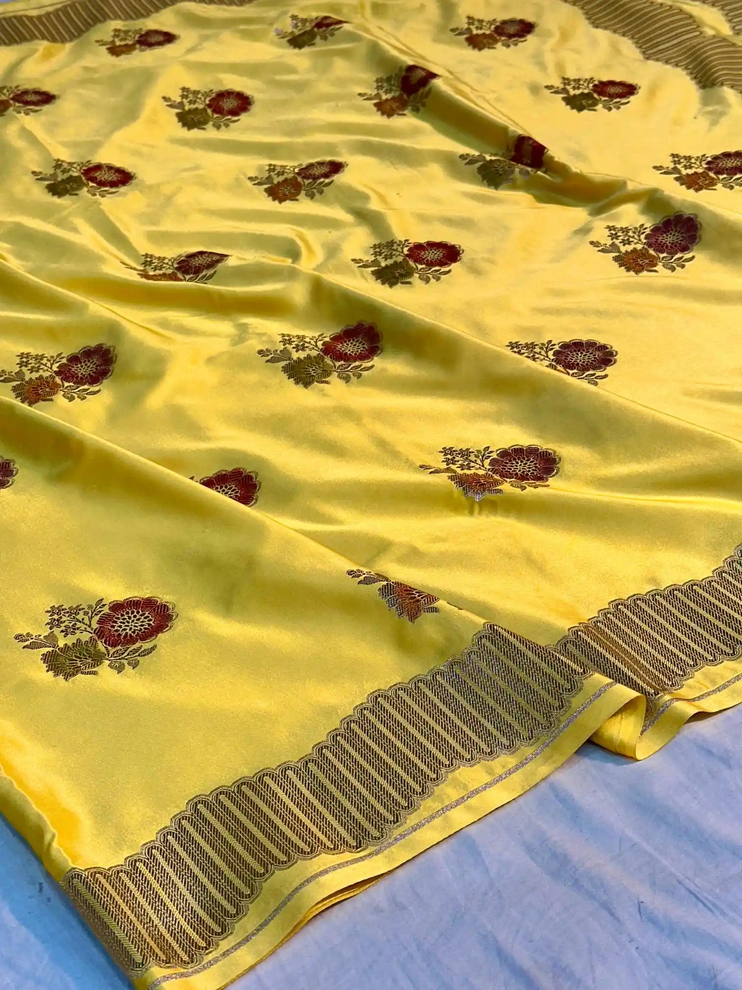 Lemon Yellow Handbrush Dyed Mashru Silk Banarasi Saree