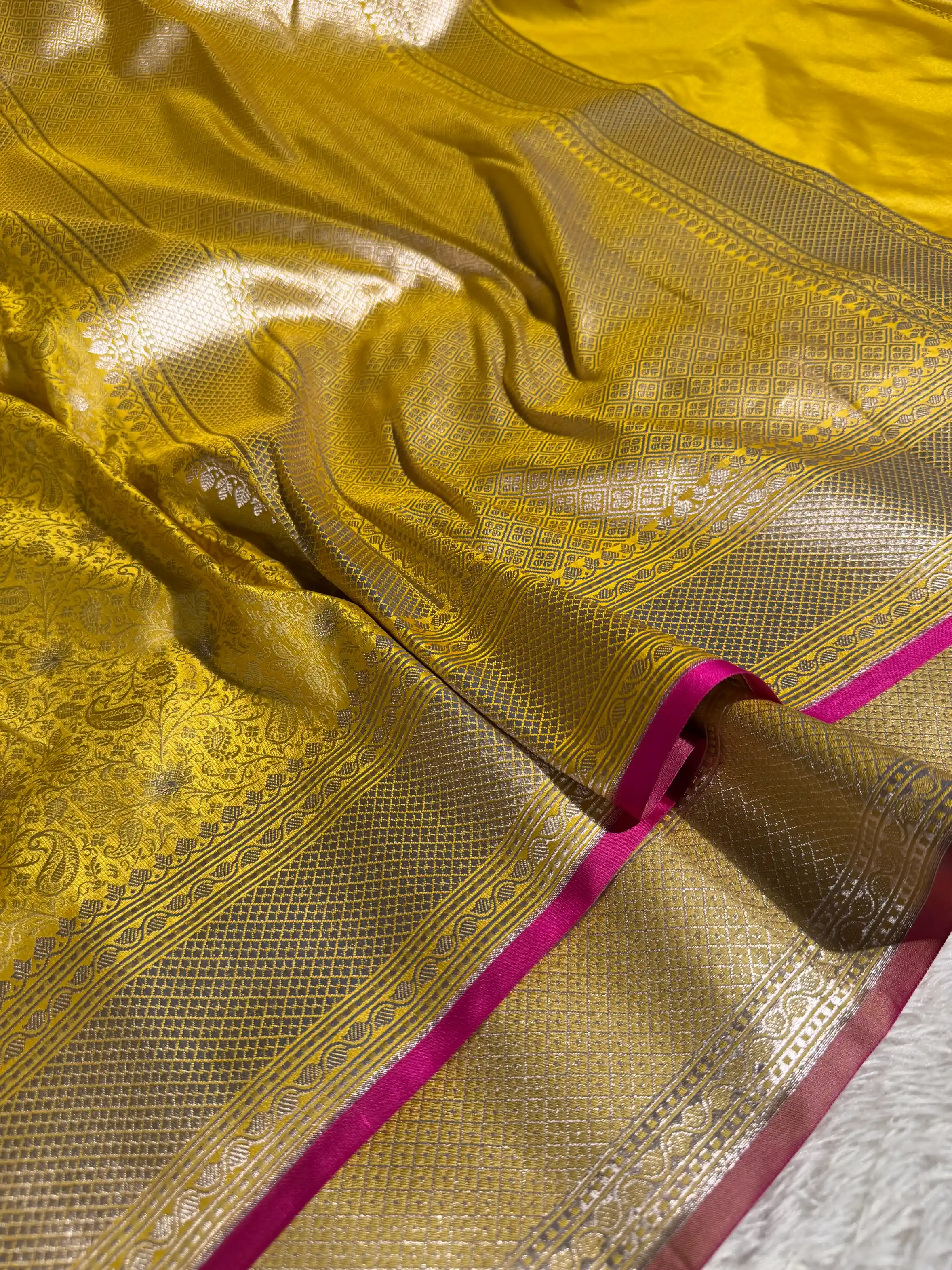 Lemon Yellow Intricate Mashru Katan Silk Tanchoi Banarasi Saree