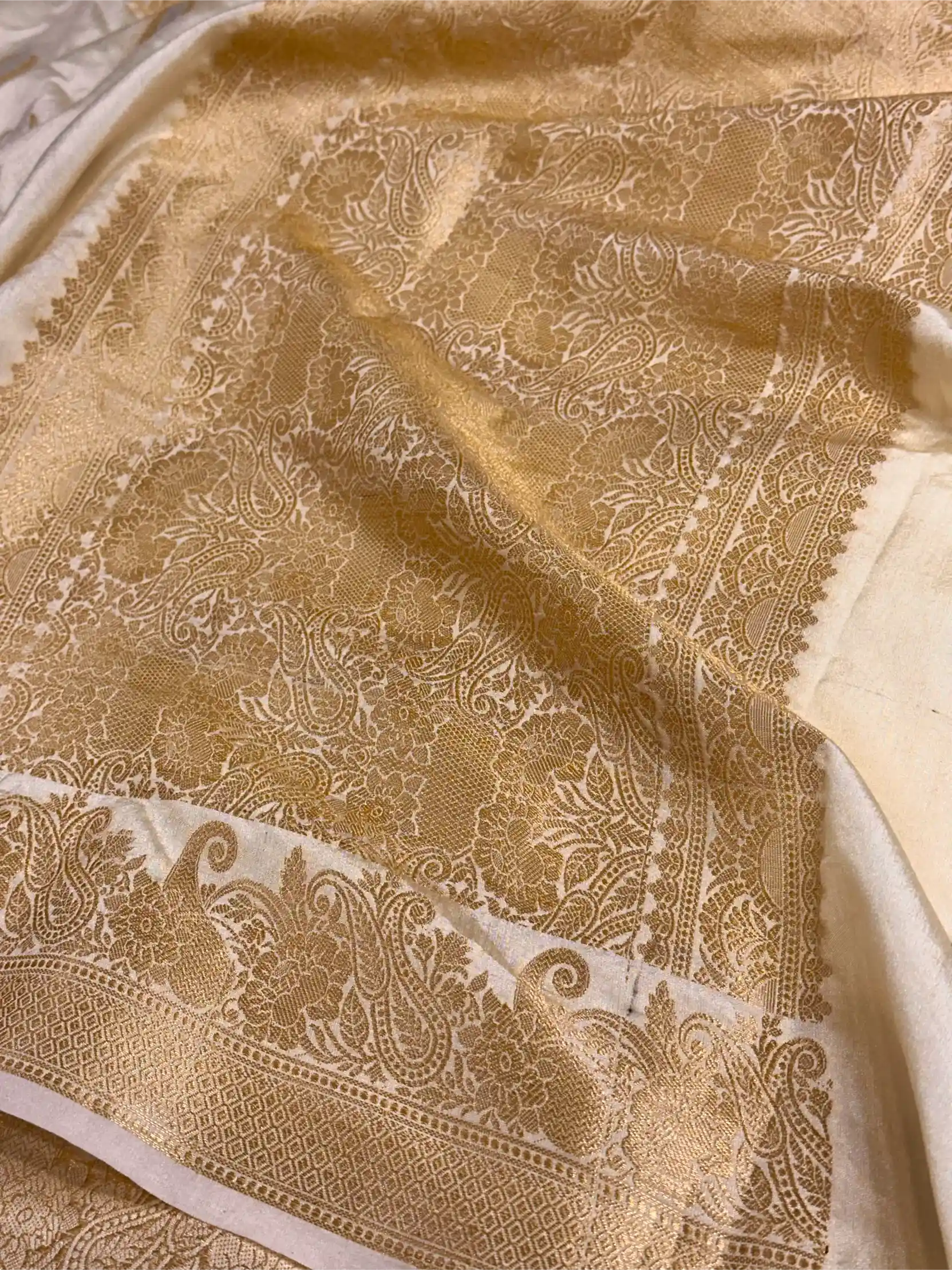 Light Cream Shade Warm Silk Traditional Banarasi Saree