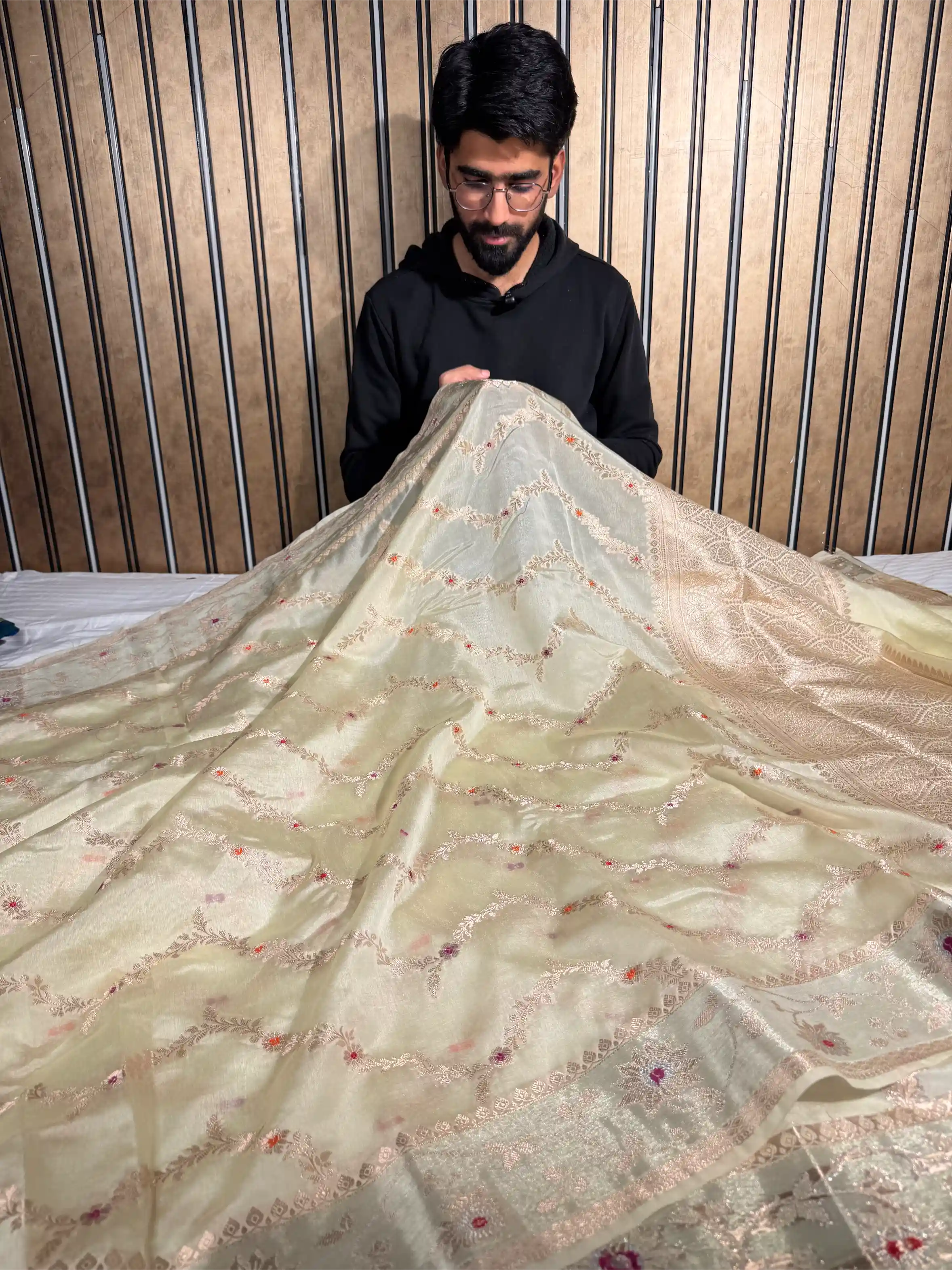 Light Cream Viscose Chinia Silk Traditional Banarasi Saree