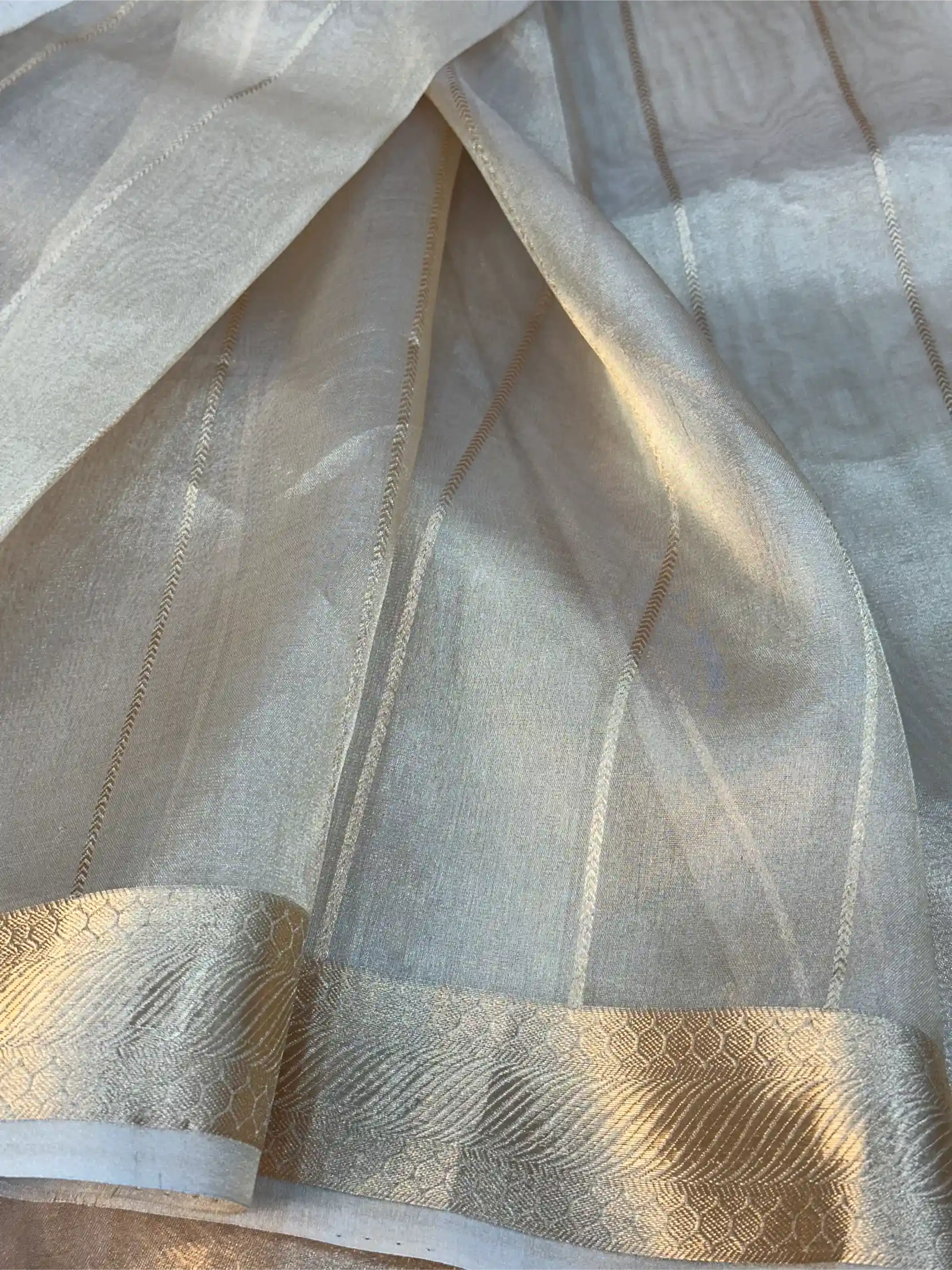 Light Gold Pure Tissue Silk Handwoven Banarasi Saree