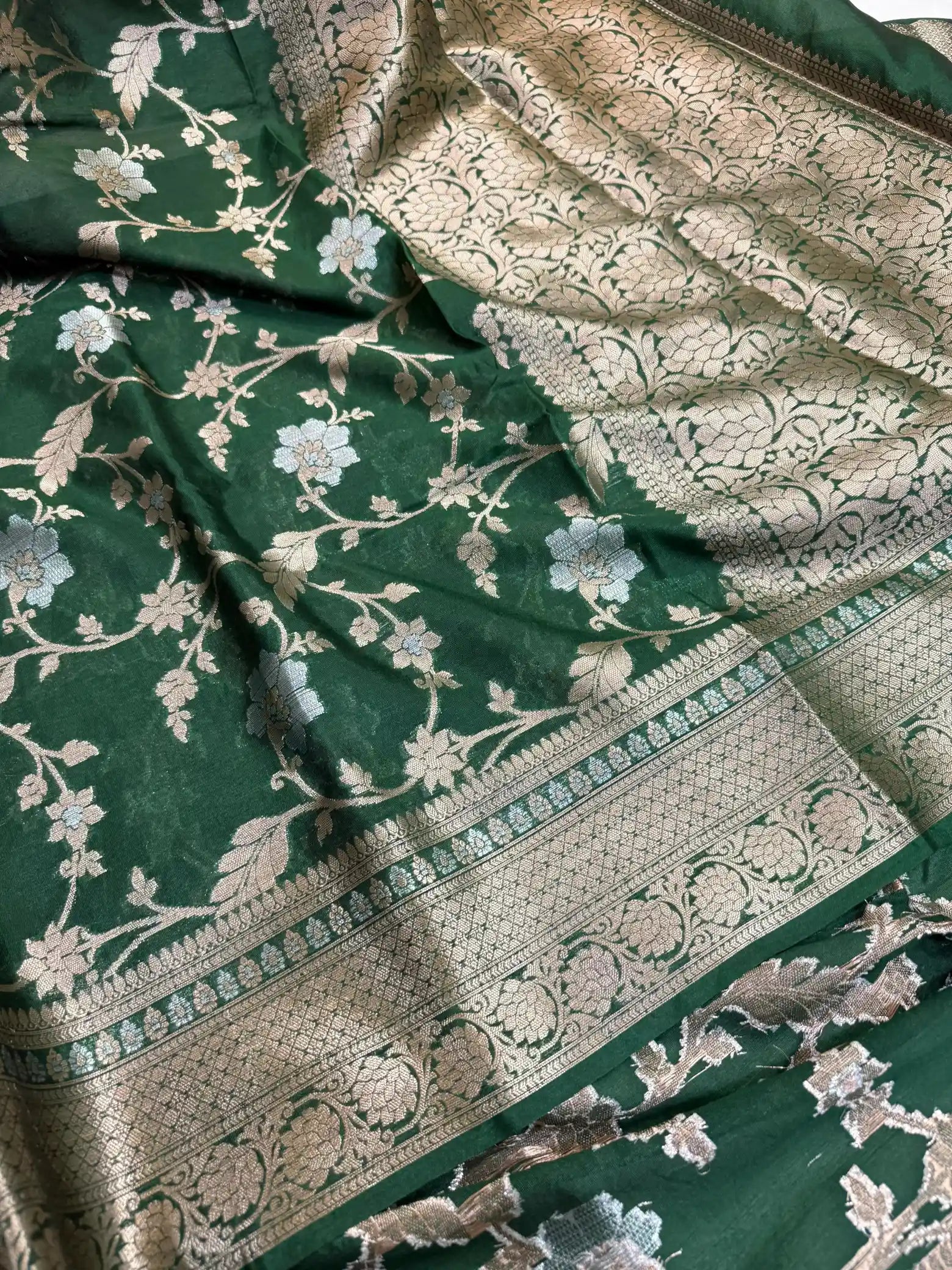 Light Green Chiniya Silk Meenakari Floral Weave Banarasi Saree