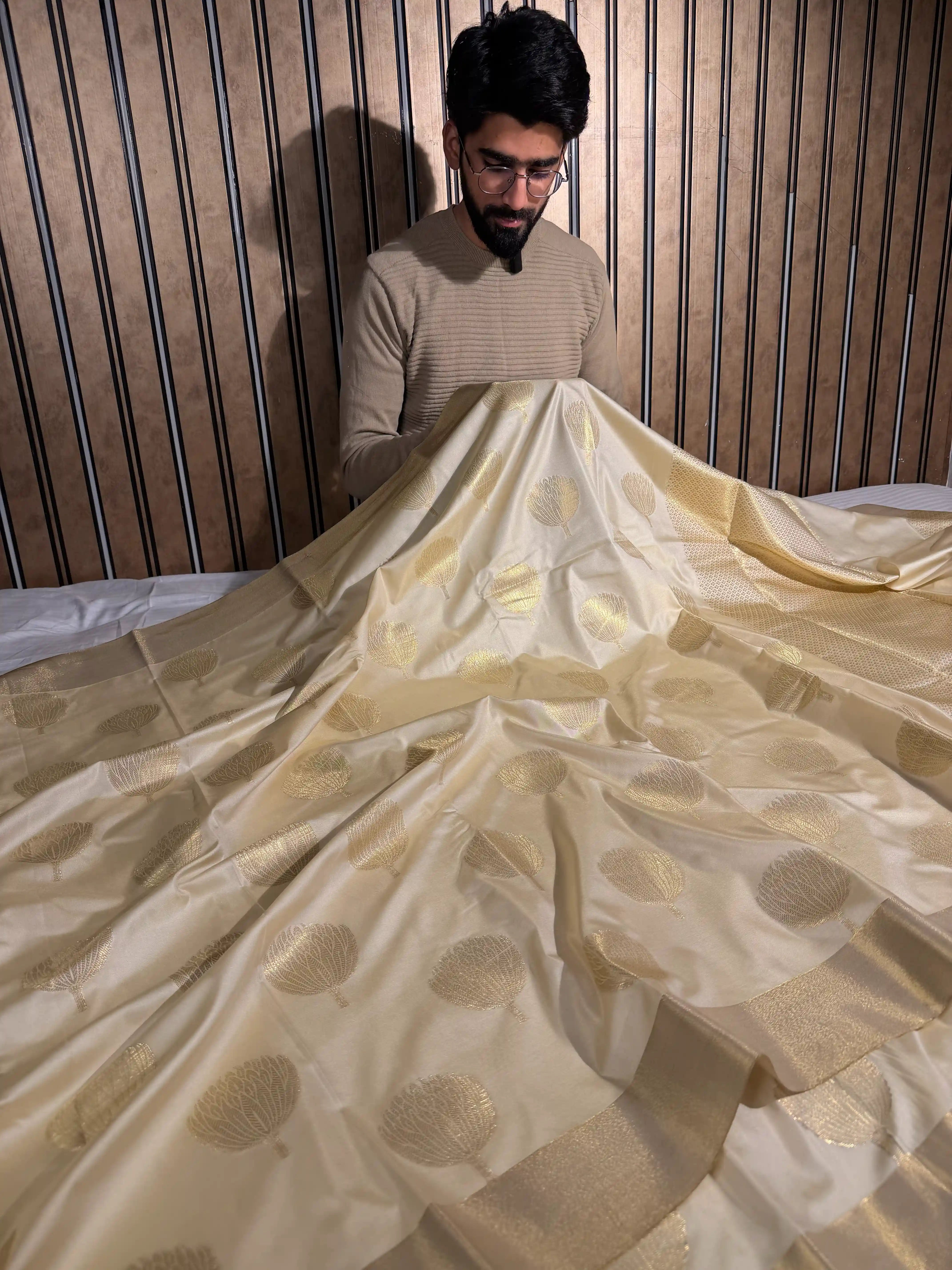 Light Ivory Chinia Katan Silk Traditional Buta Weave Banarasi Saree