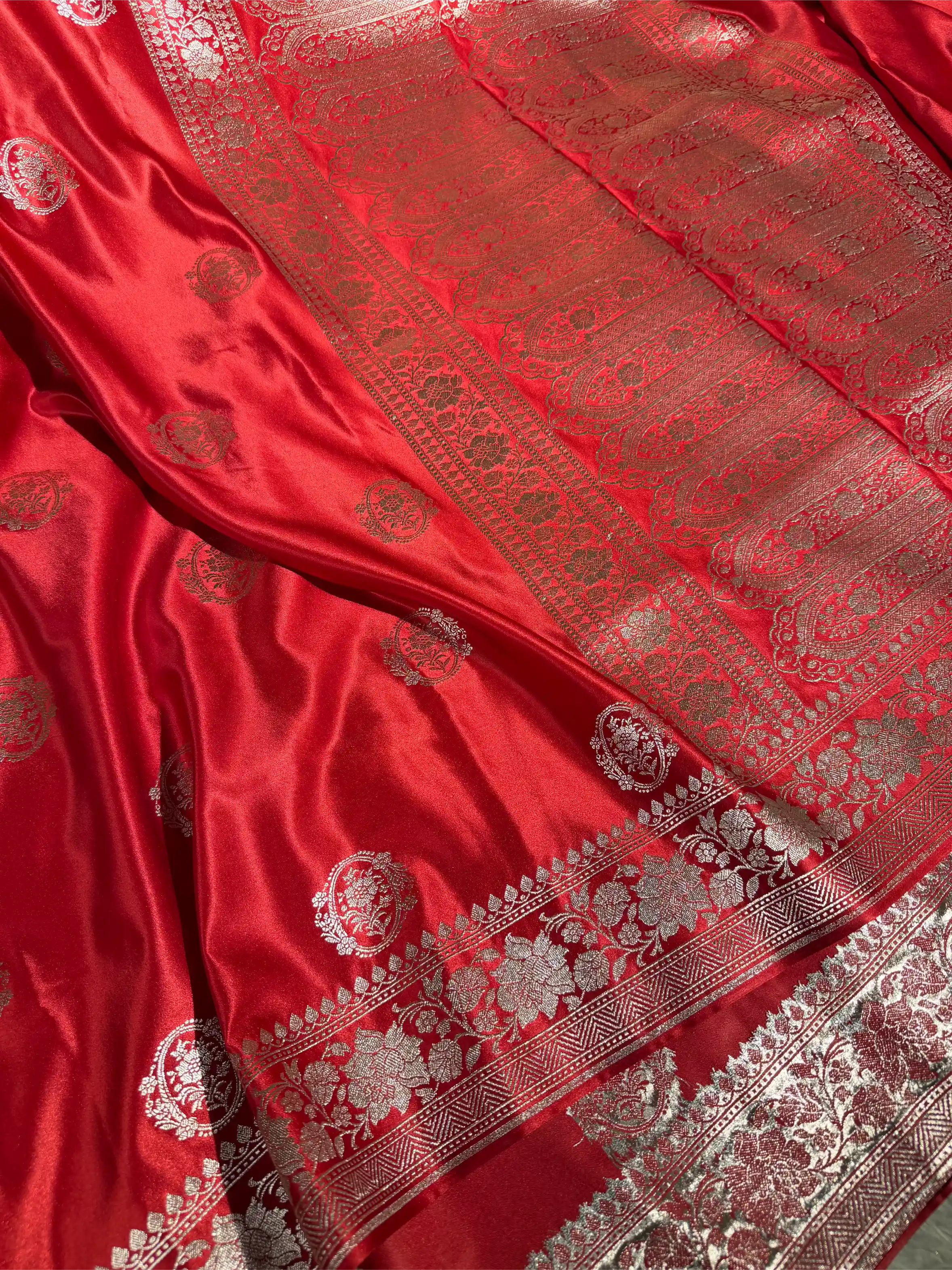 Light Maroon Mashru Katan Silk Eccentric Buta Banarasi Saree