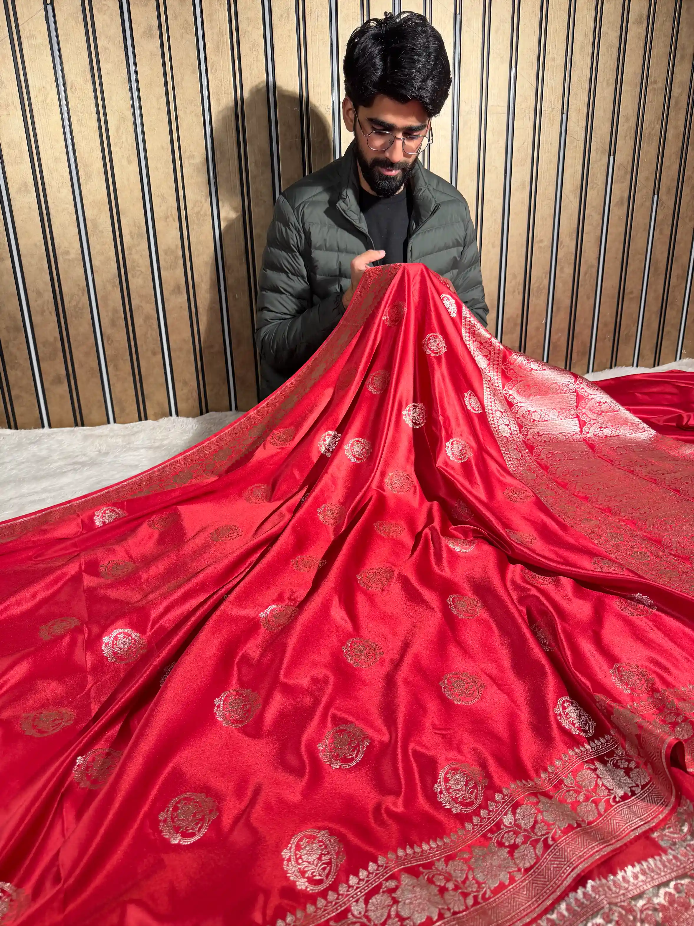 Light Maroon Mashru Katan Silk Eccentric Buta Banarasi Saree