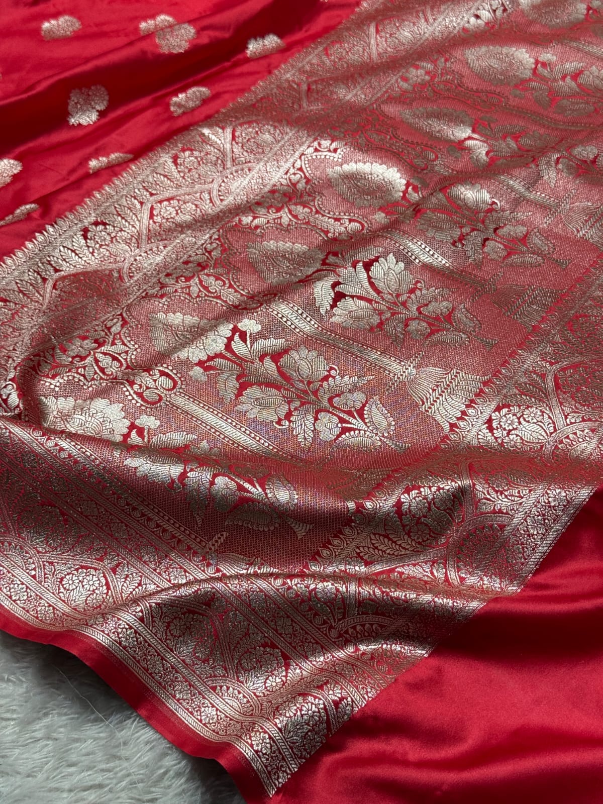 Light Maroon Mashru Katan Silk Traditional Buta Weave Banarasi Saree