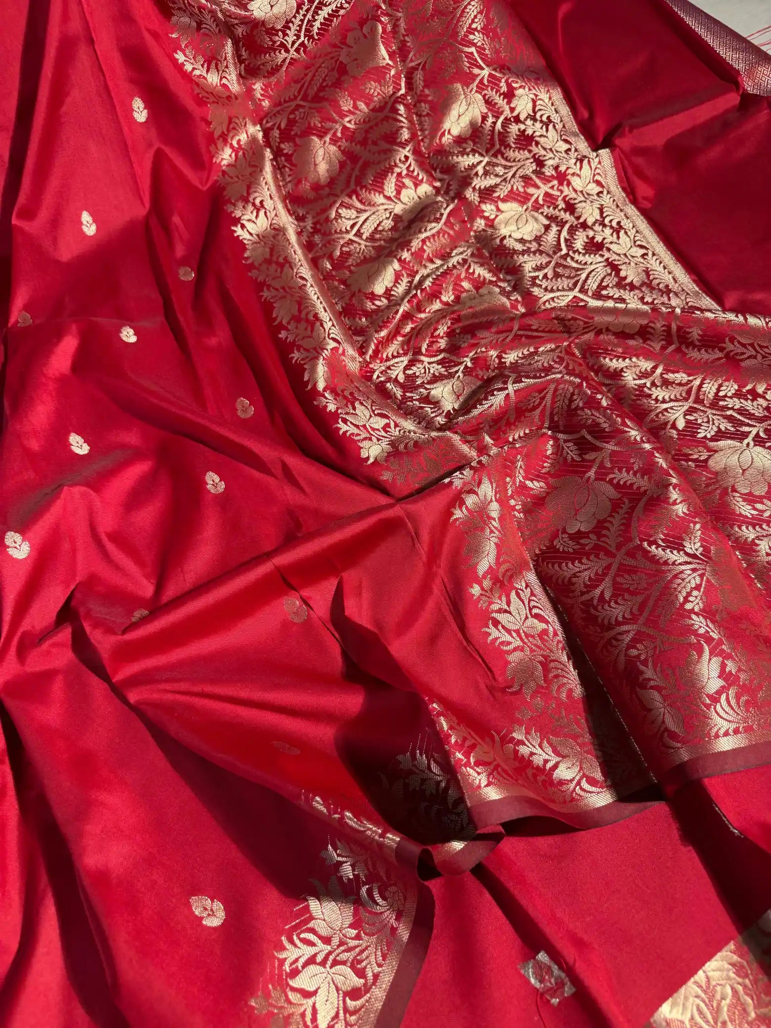 Light Maroon Semi Katan Silk Zari Buti Banarasi Saree
