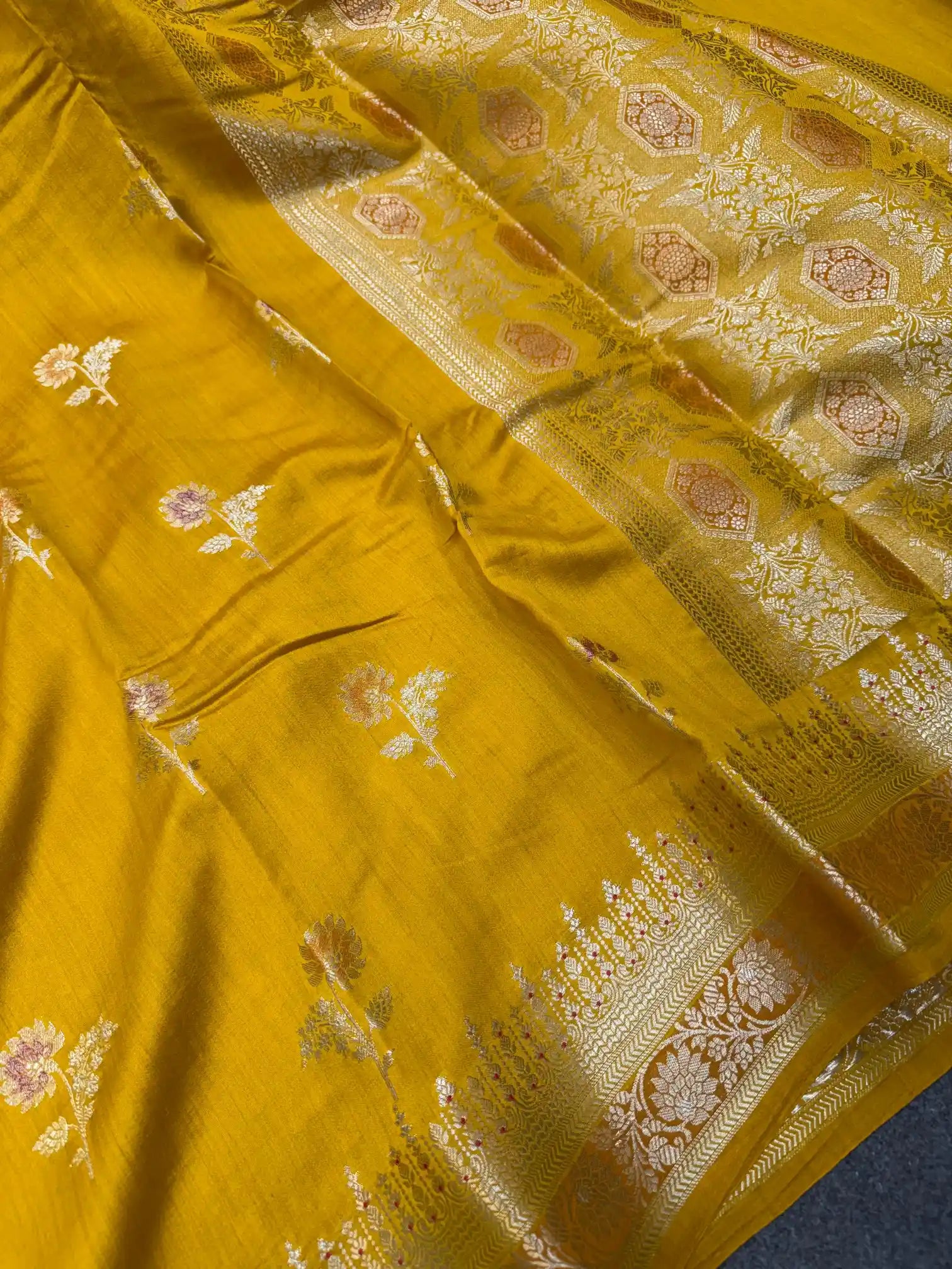 Light Mustard Pure Chiniya Silk Floral Butas Banarasi Saree