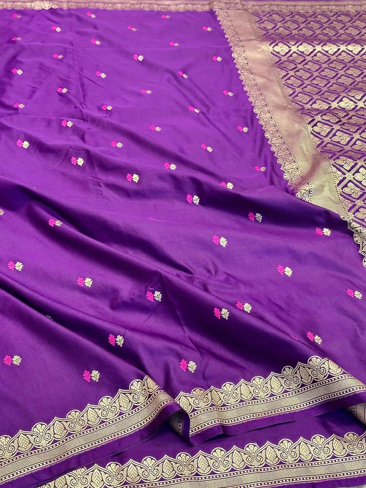 Light Purple Pretty Motifs Weave Mashru Silk Saree