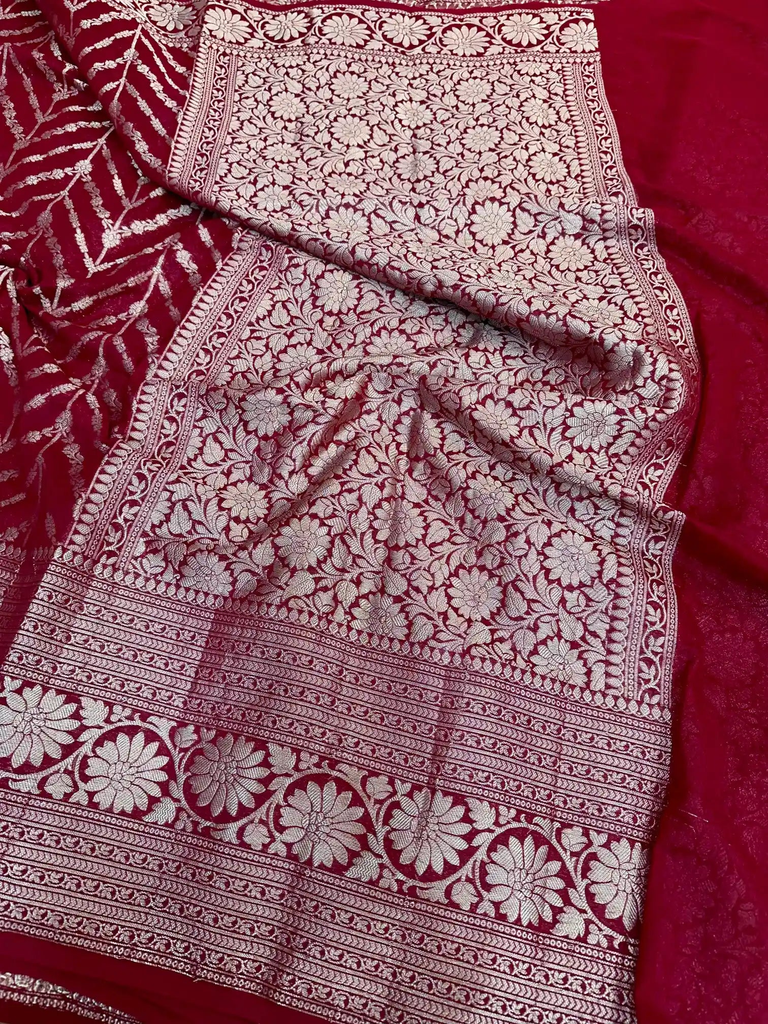 Light Maroon Exclusive Zig Zag Stripes Crepe Georgette Banarasi Saree