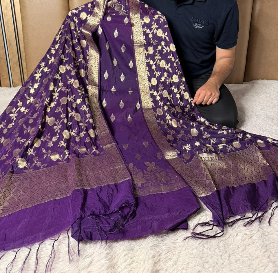 Light purple chinia silk 3 pcs banarasi suit 2499