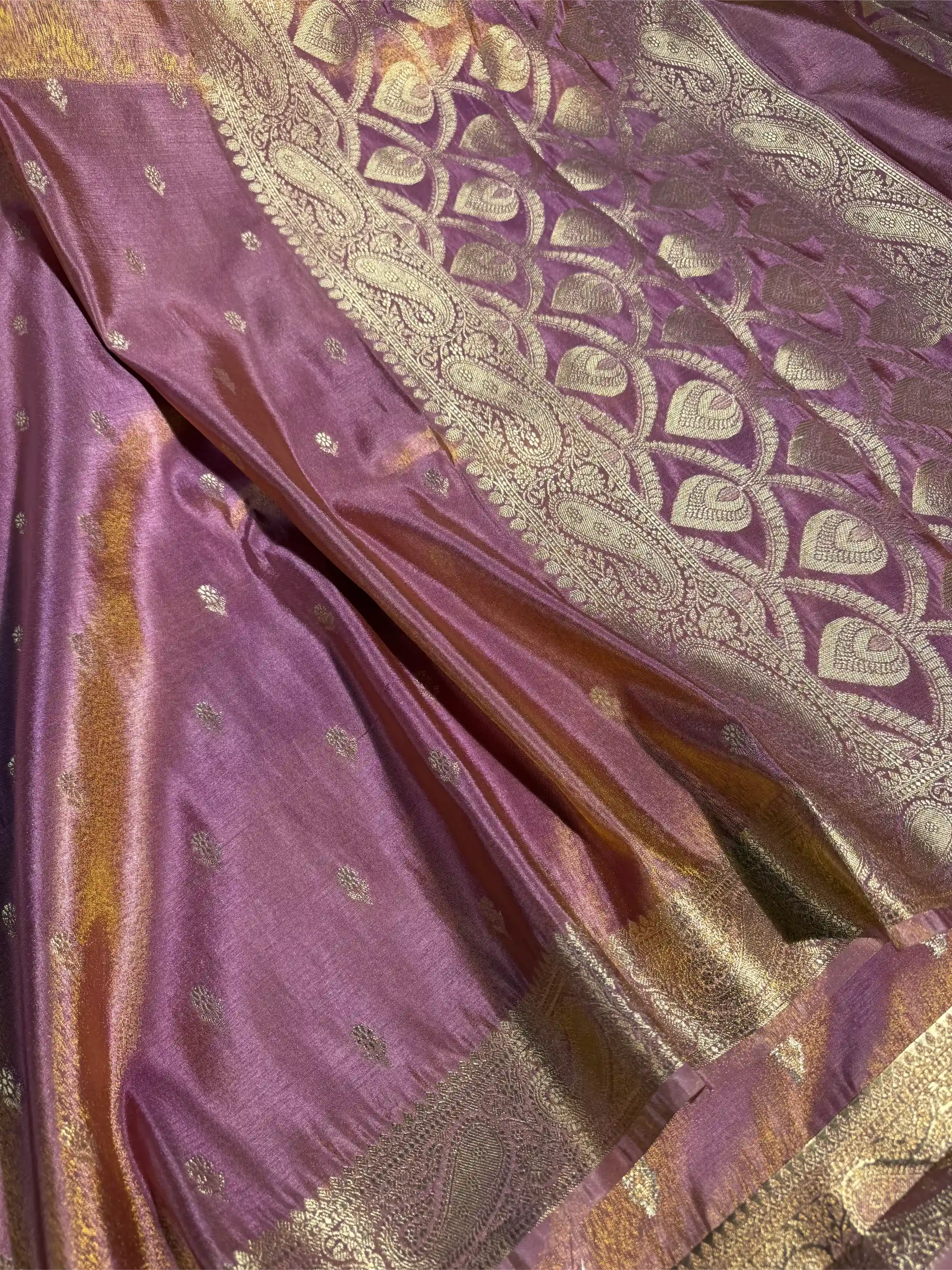Lilac Pink Tissue Silk Traditional Buti Weave Banarasi Saree