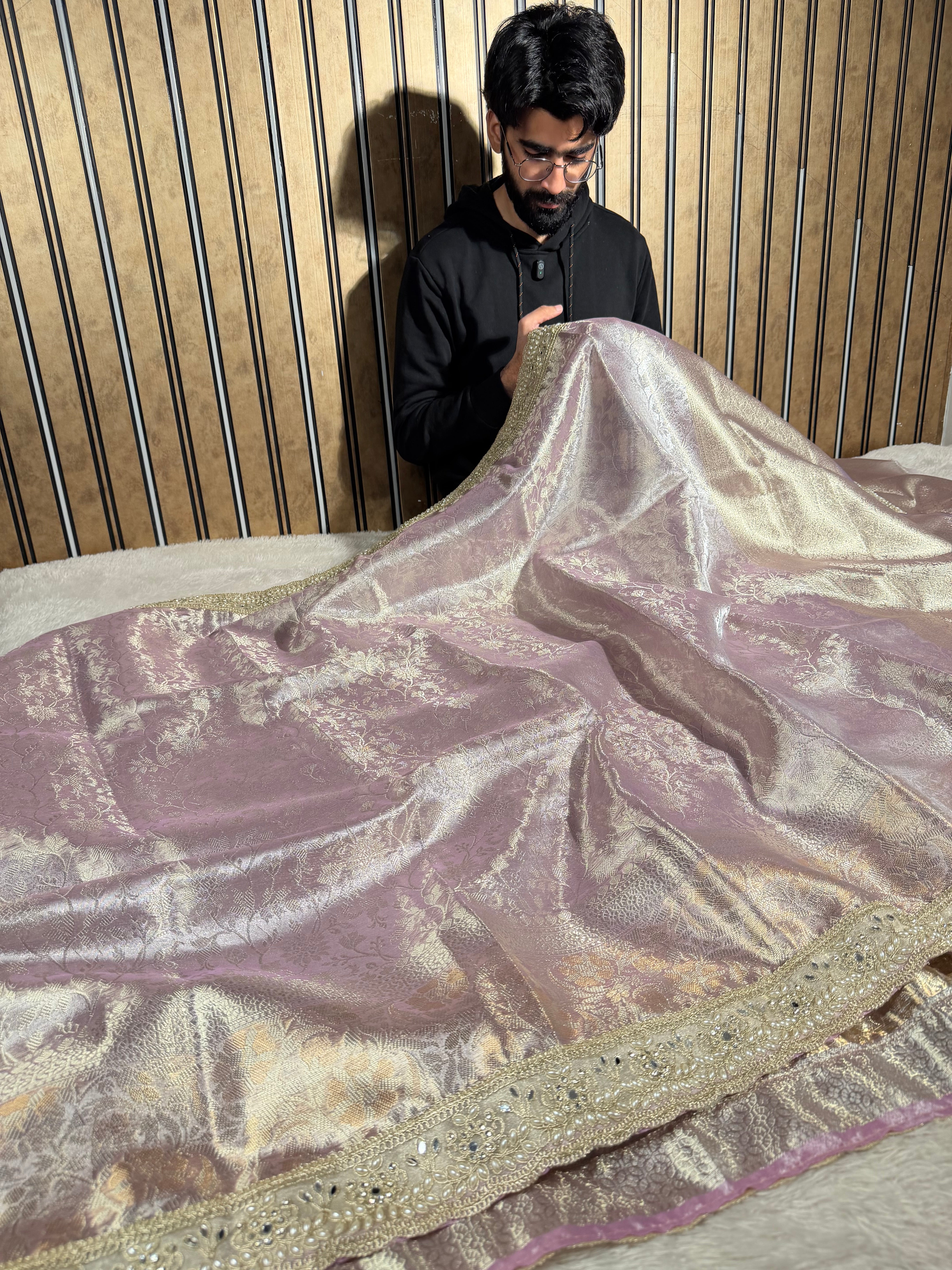 Lilac Shade Kanjivaram Embossed Tissue Designer Banarasi Saree