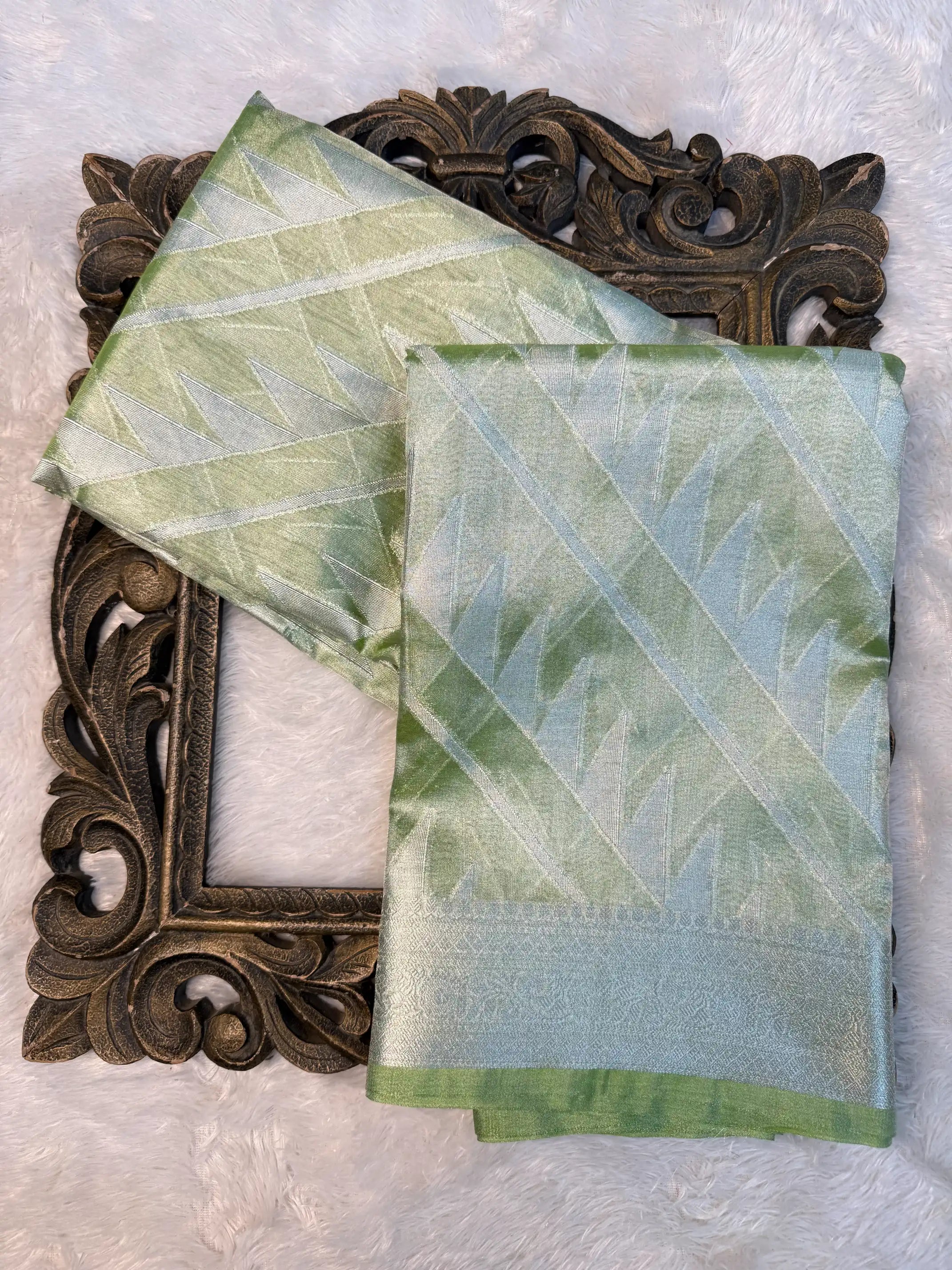 Eccentric Weave Softsilk Traditional Banarasi Saree