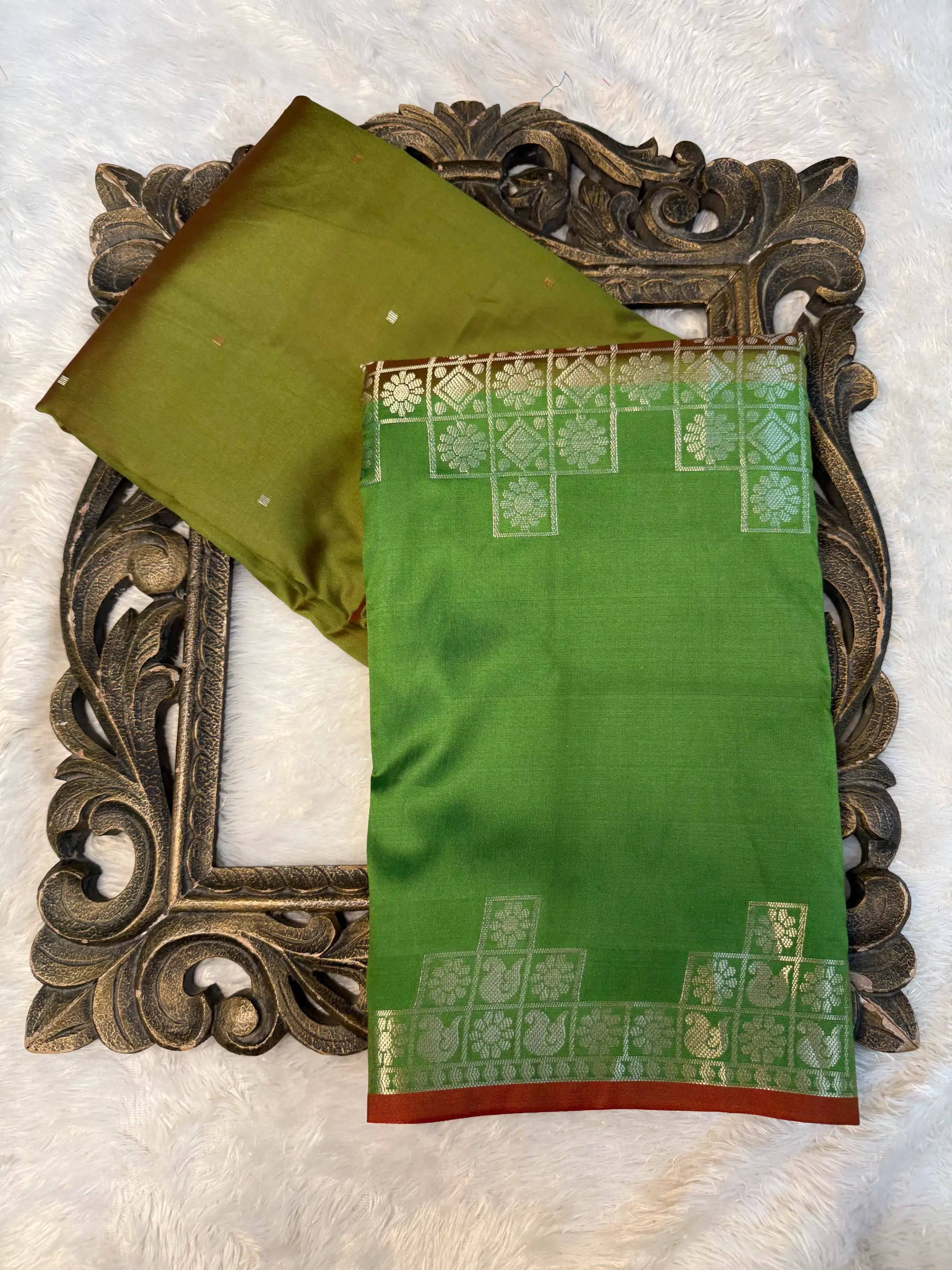 Eccentric Weave Softsilk Traditional Banarasi Saree