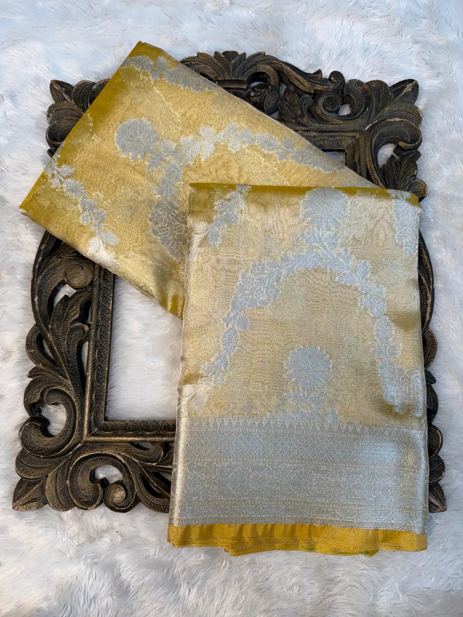 Eccentric Weave Softsilk Traditional Banarasi Saree