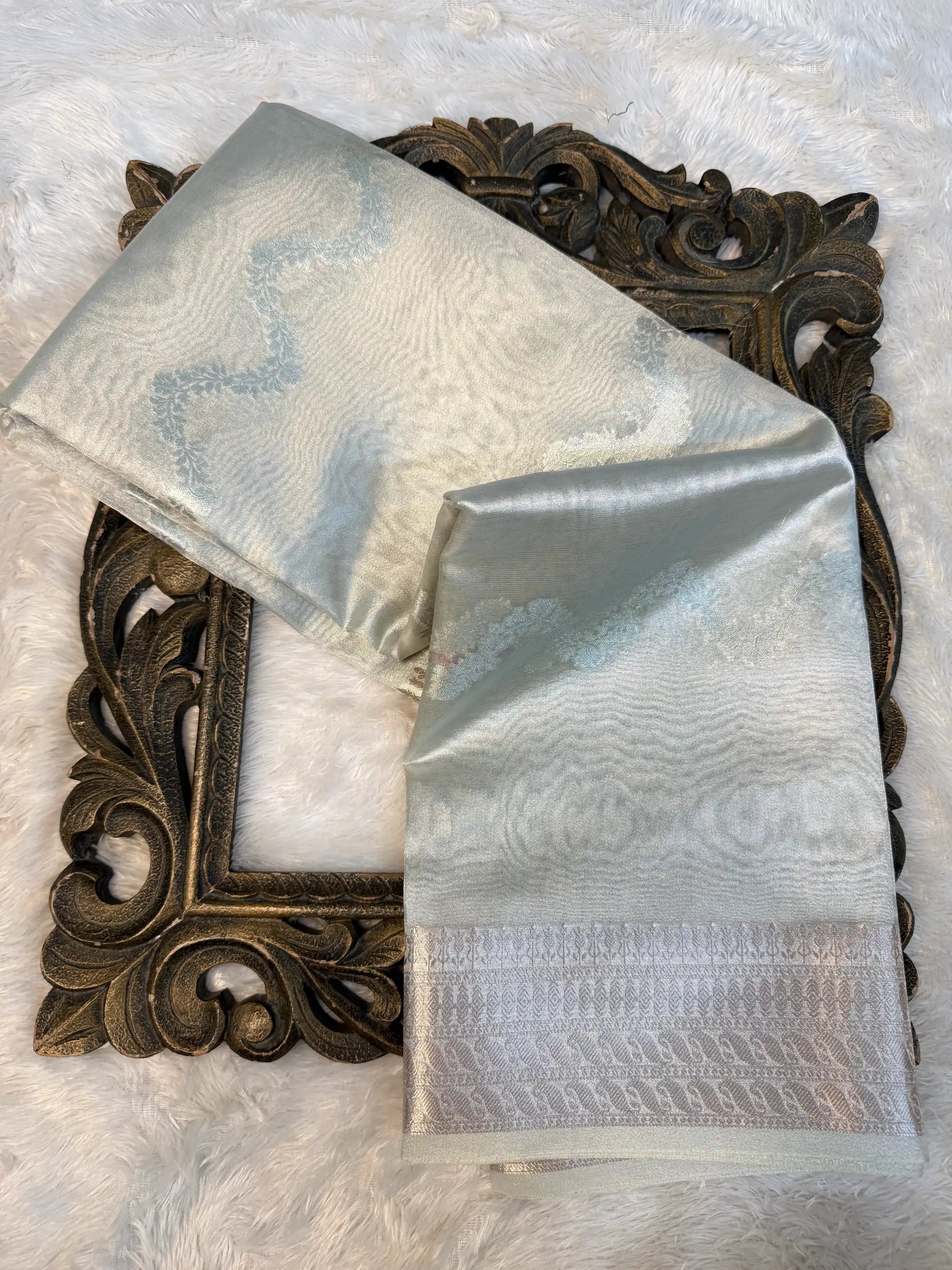 Eccentric Weave Softsilk Traditional Banarasi Saree