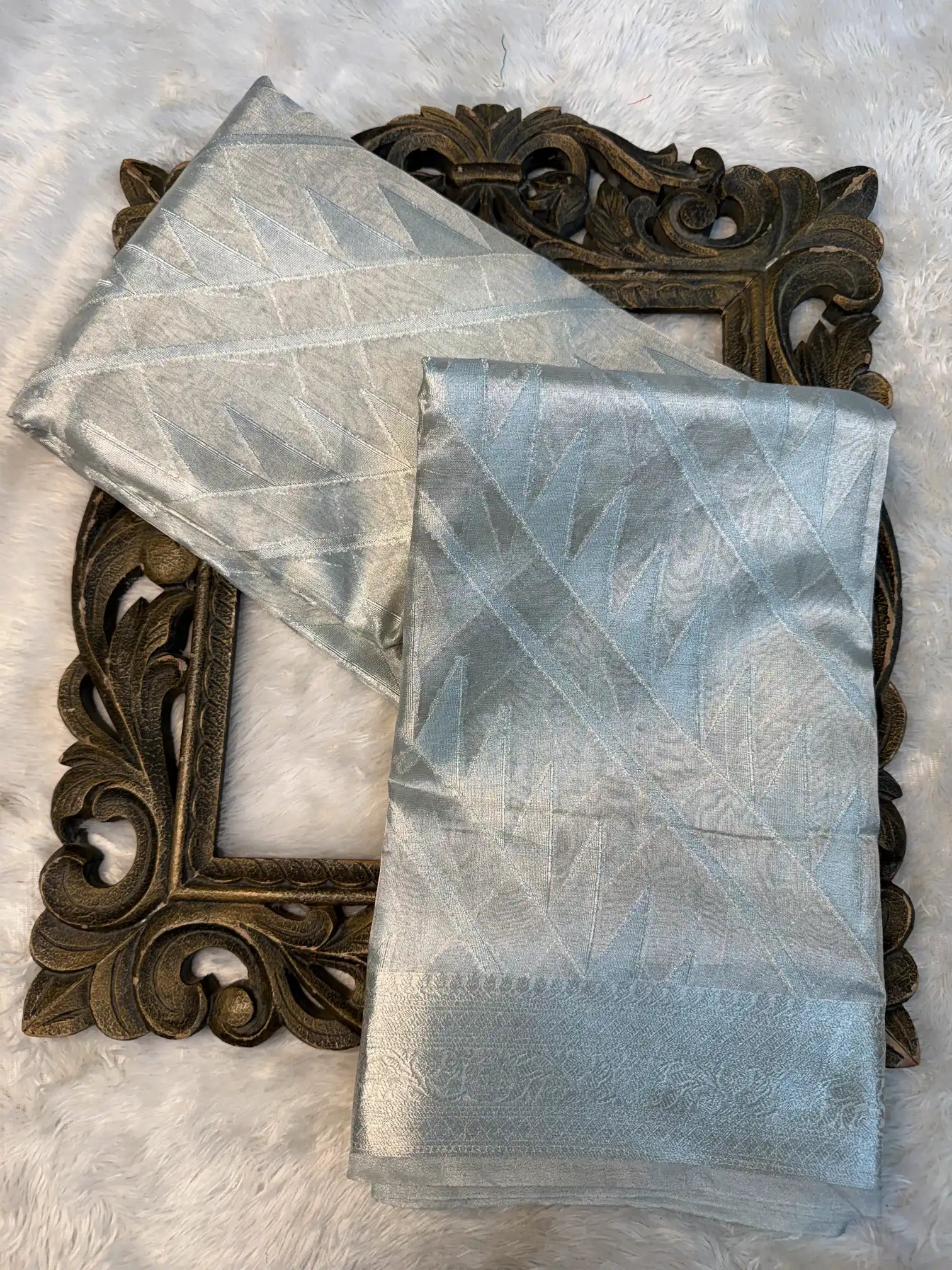 Contemporary Weave Kora Tissue Silk Banarasi Saree