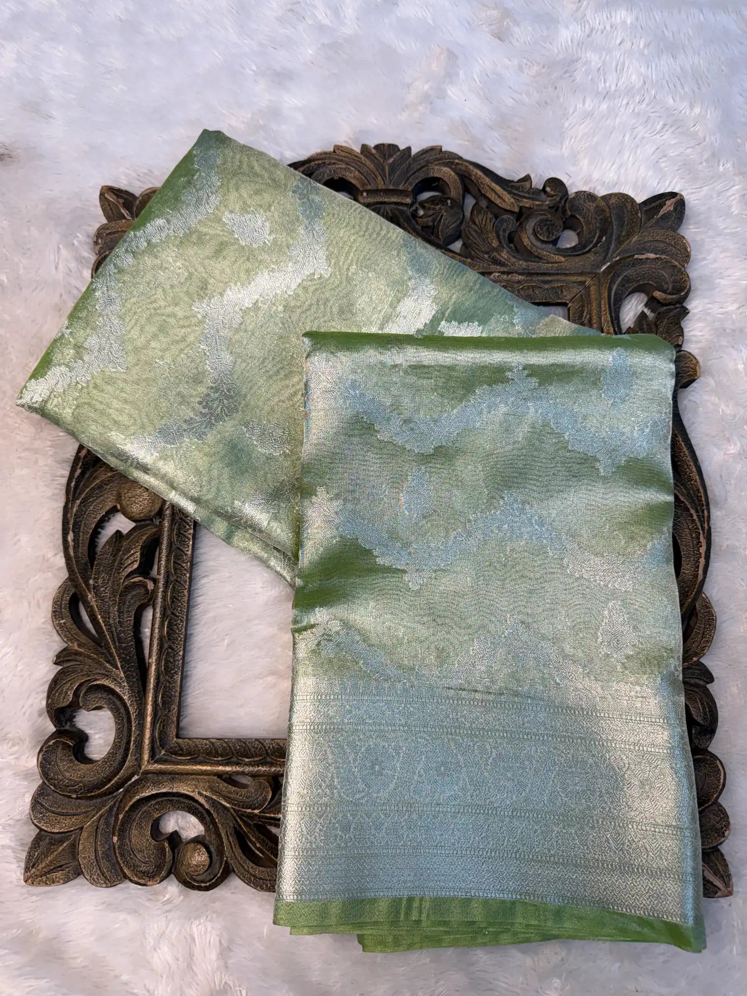 Contemporary Weave Kora Tissue Silk Banarasi Saree