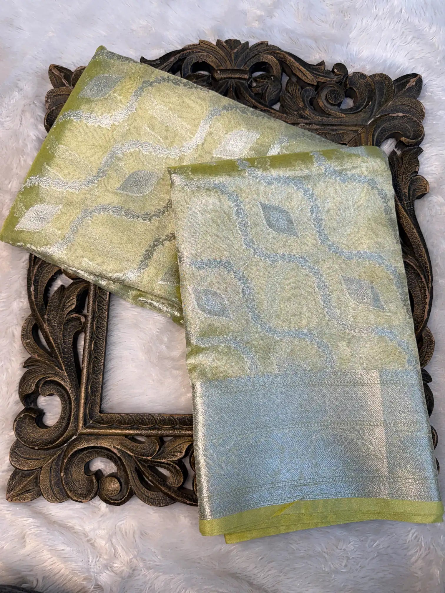 Eccentric Weave Softsilk Traditional Banarasi Saree