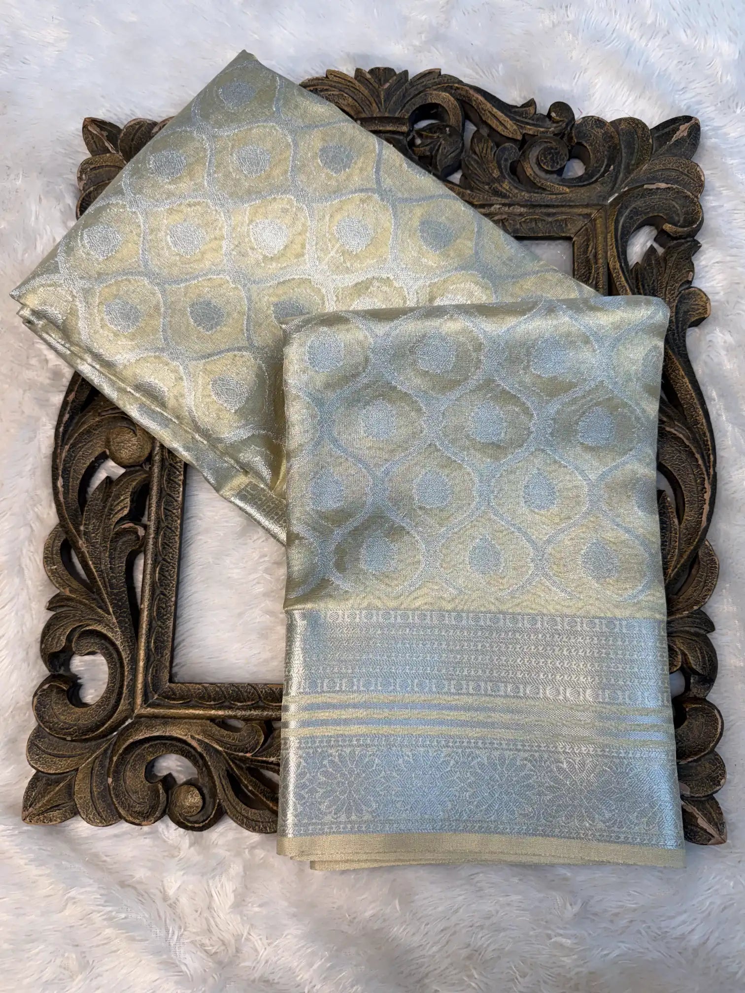 Eccentric Weave Softsilk Traditional Banarasi Saree
