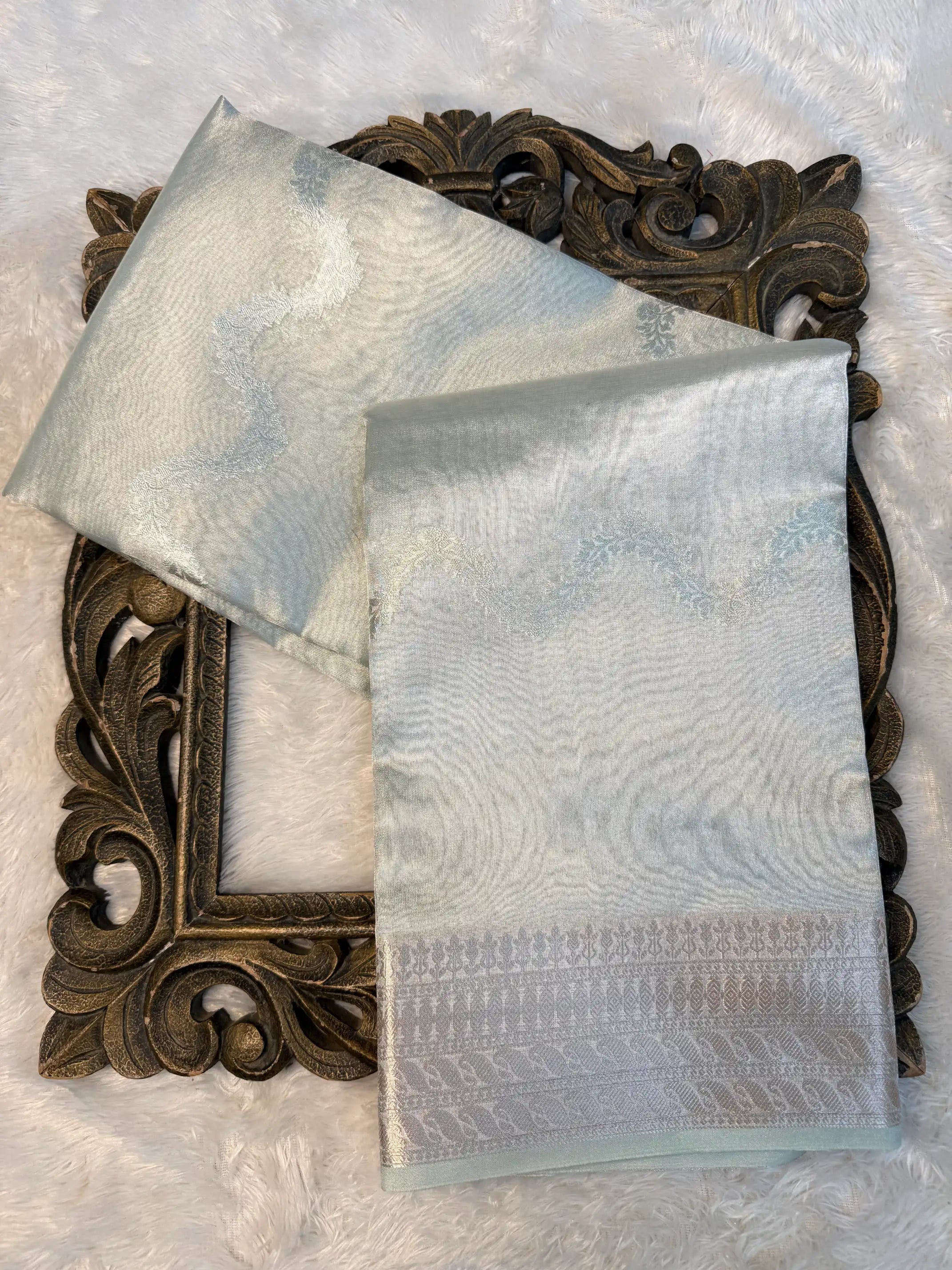 Eccentric Weave Softsilk Traditional Banarasi Saree