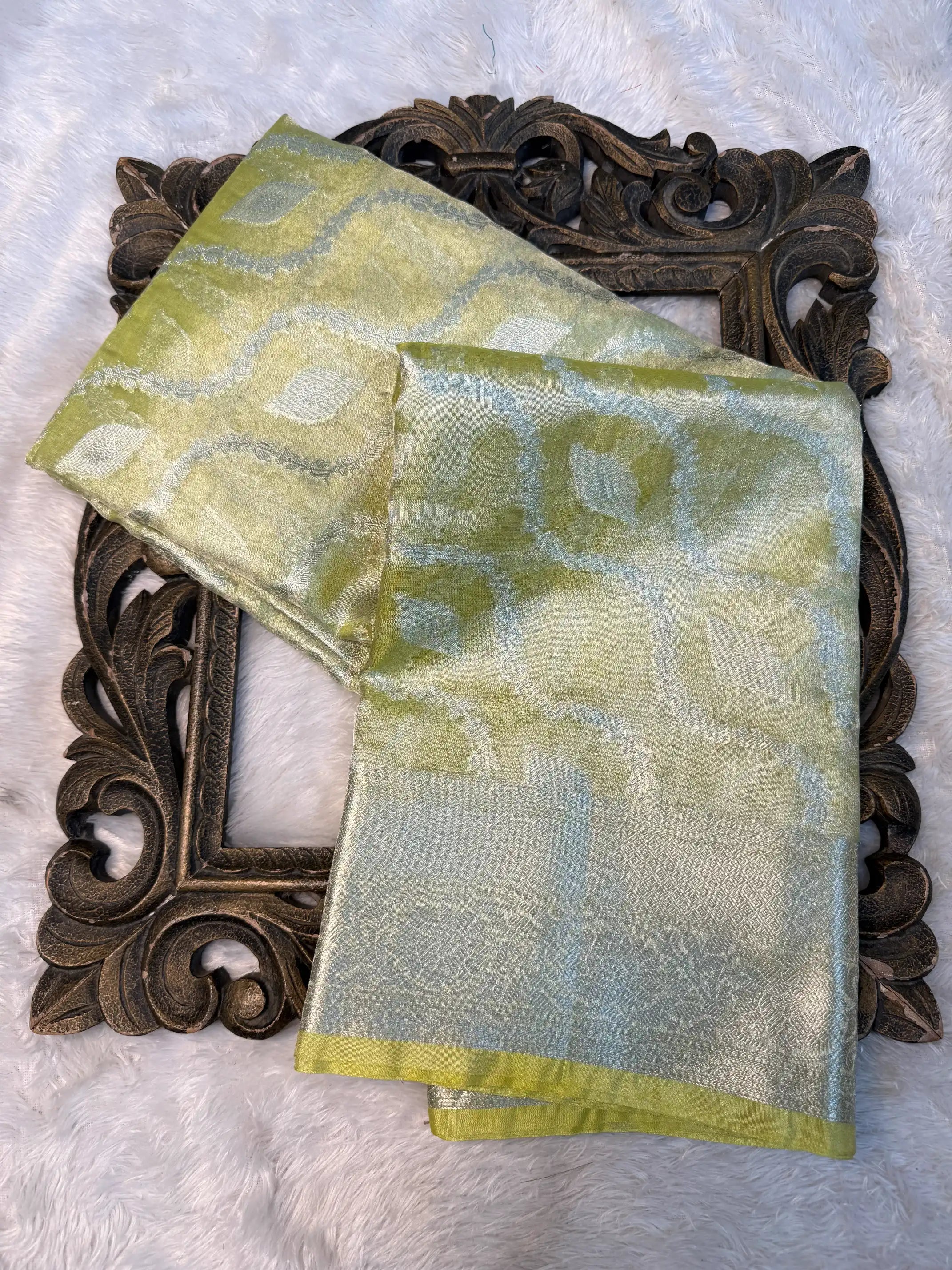 Contemporary Weave Kora Tissue Silk Banarasi Saree