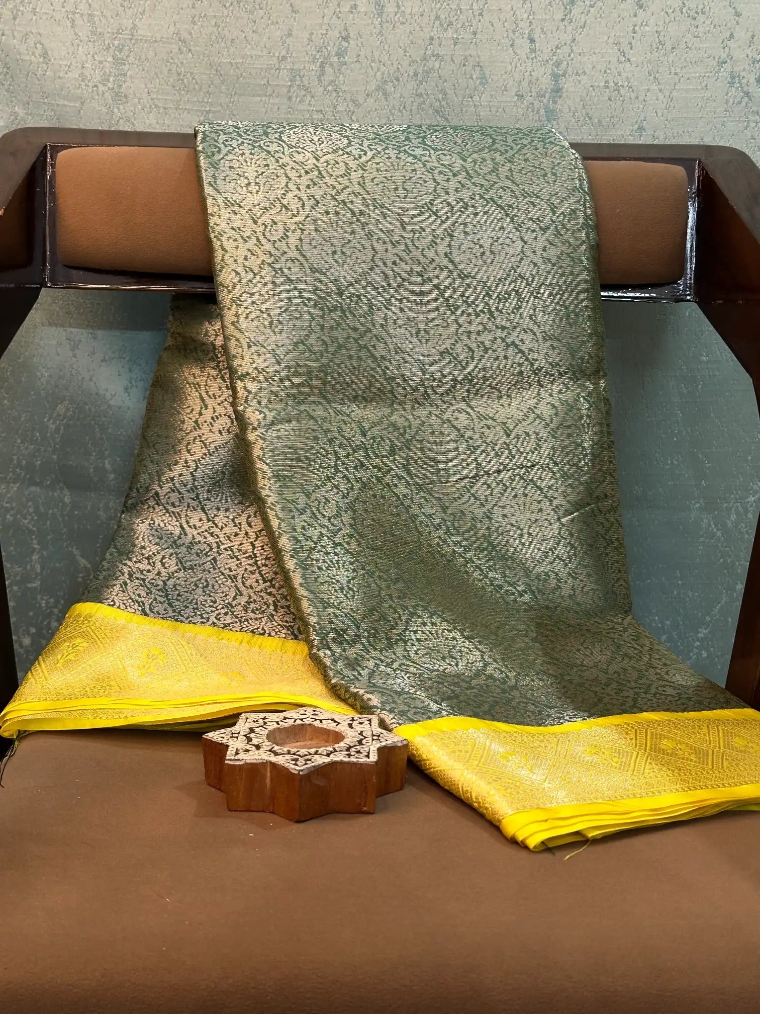 Contemporary Weave Kora Tissue Silk Banarasi Saree