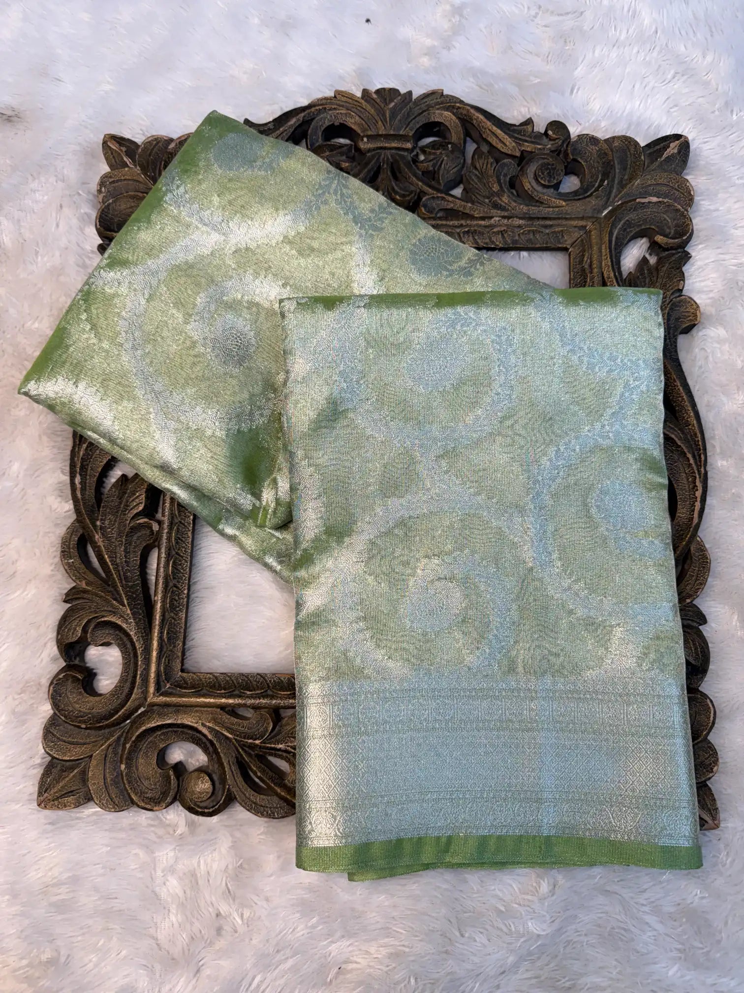 Eccentric Weave Softsilk Traditional Banarasi Saree