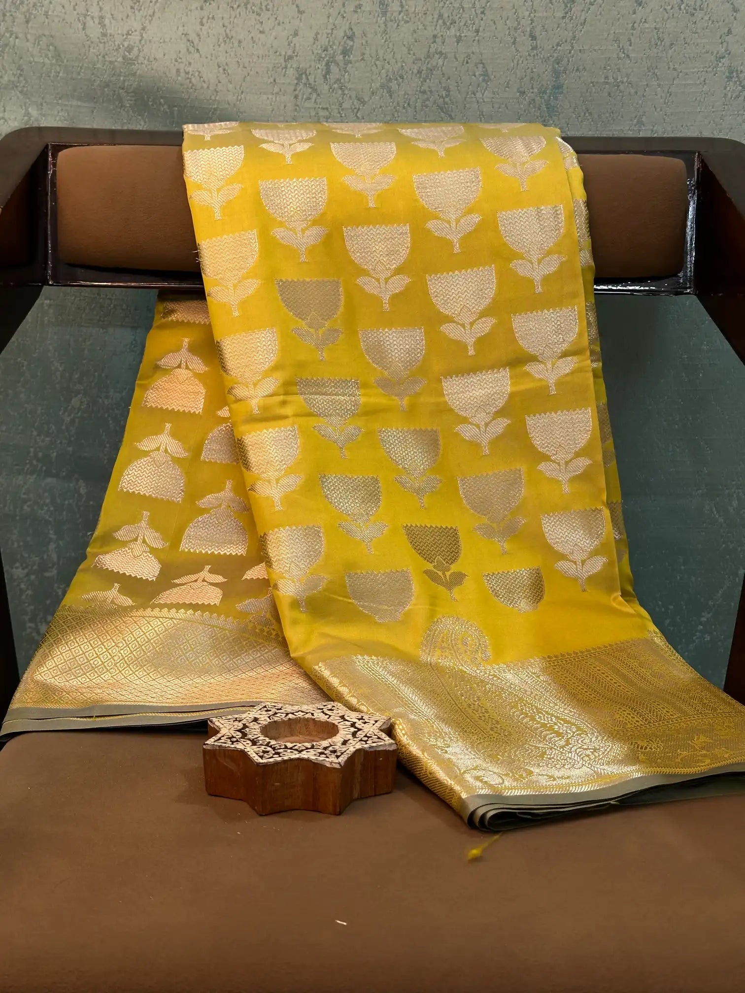 Eccentric Weave Softsilk Traditional Banarasi Saree